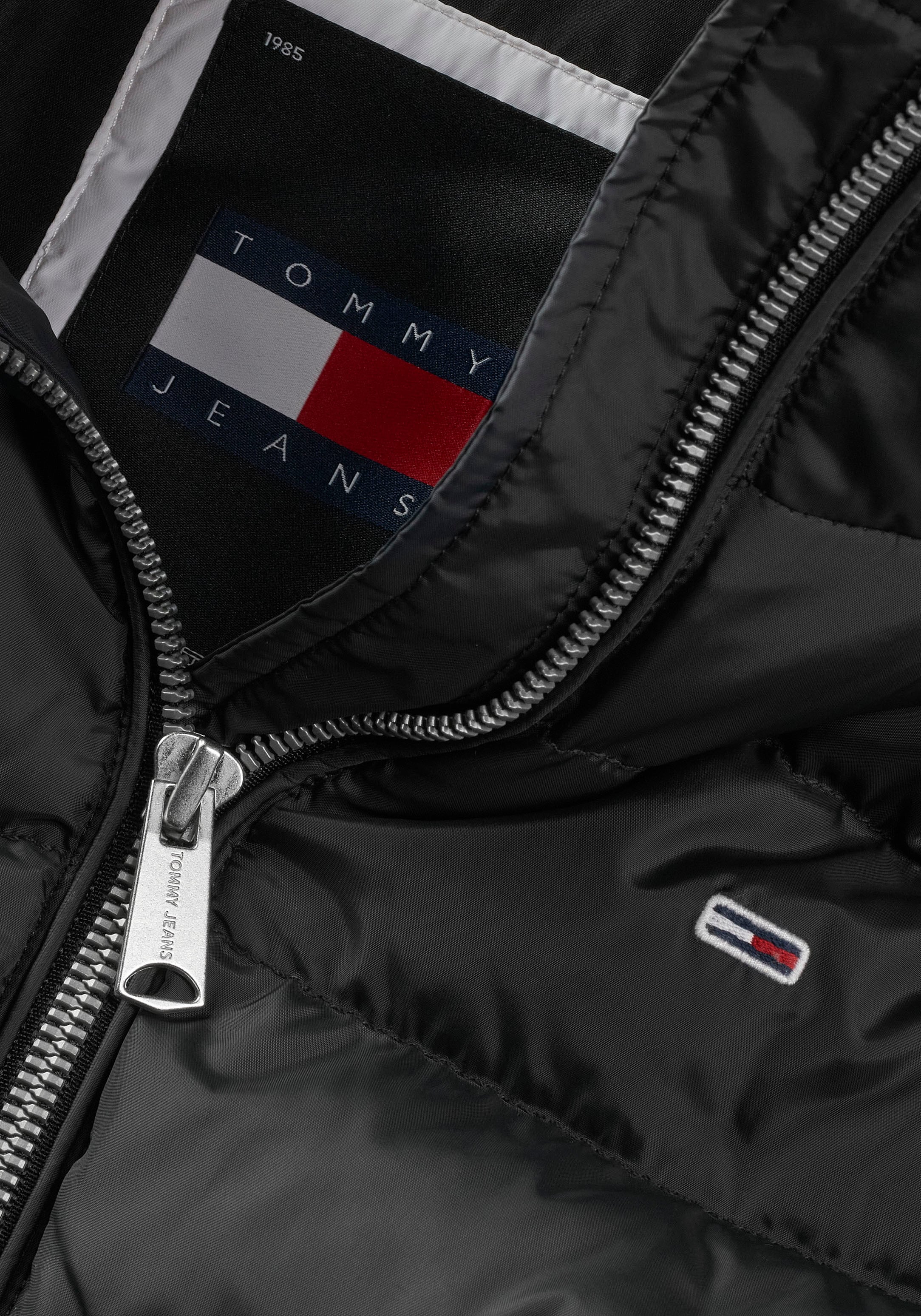 Tommy Jeans Steppjacke »TJW BASIC HOODED DOWN JACKET EXT«, mit Kapuze, mit Logostickerei