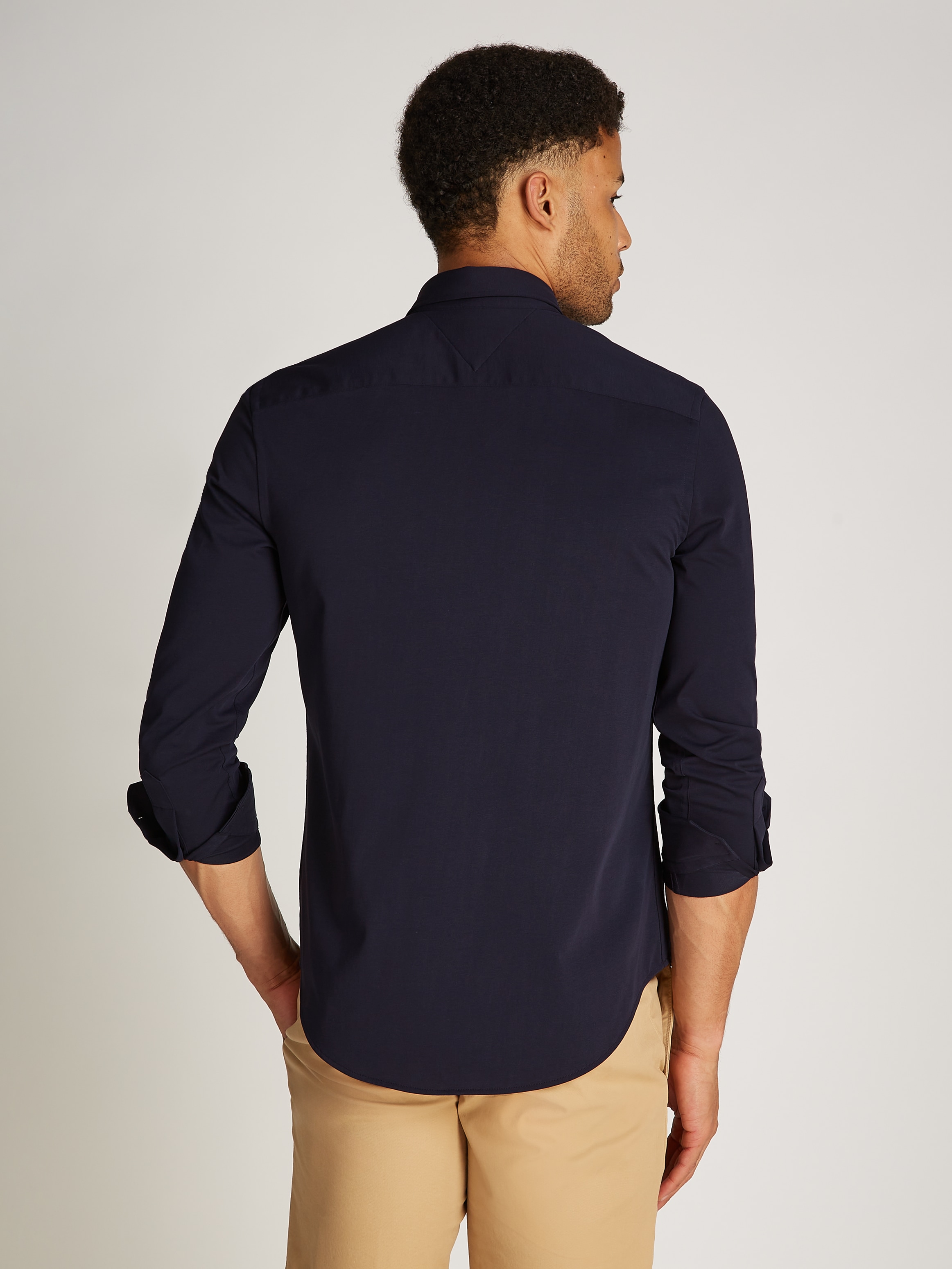 Tommy Hilfiger Businesshemd »PERFORMANCE KNIT SOLID SF SHIRT«, mit Logostickerei