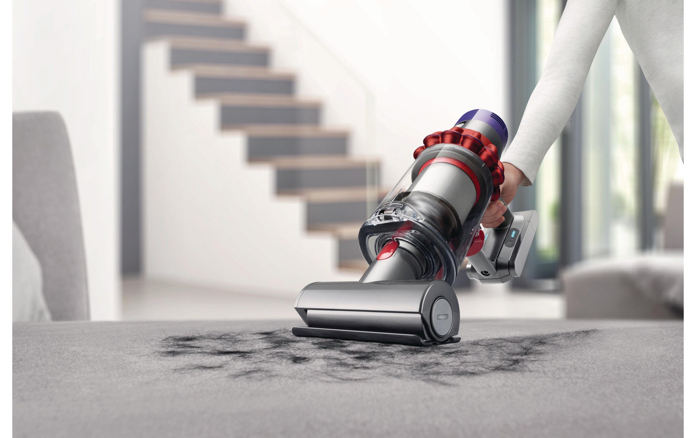 DYSON Akku-Handstaubsauger »Dyson Akkustaubsauger V10 Motorhead«, Nachmotorfilter, Wandhalterung mit Ladestation, Kombi-, Fugendüse