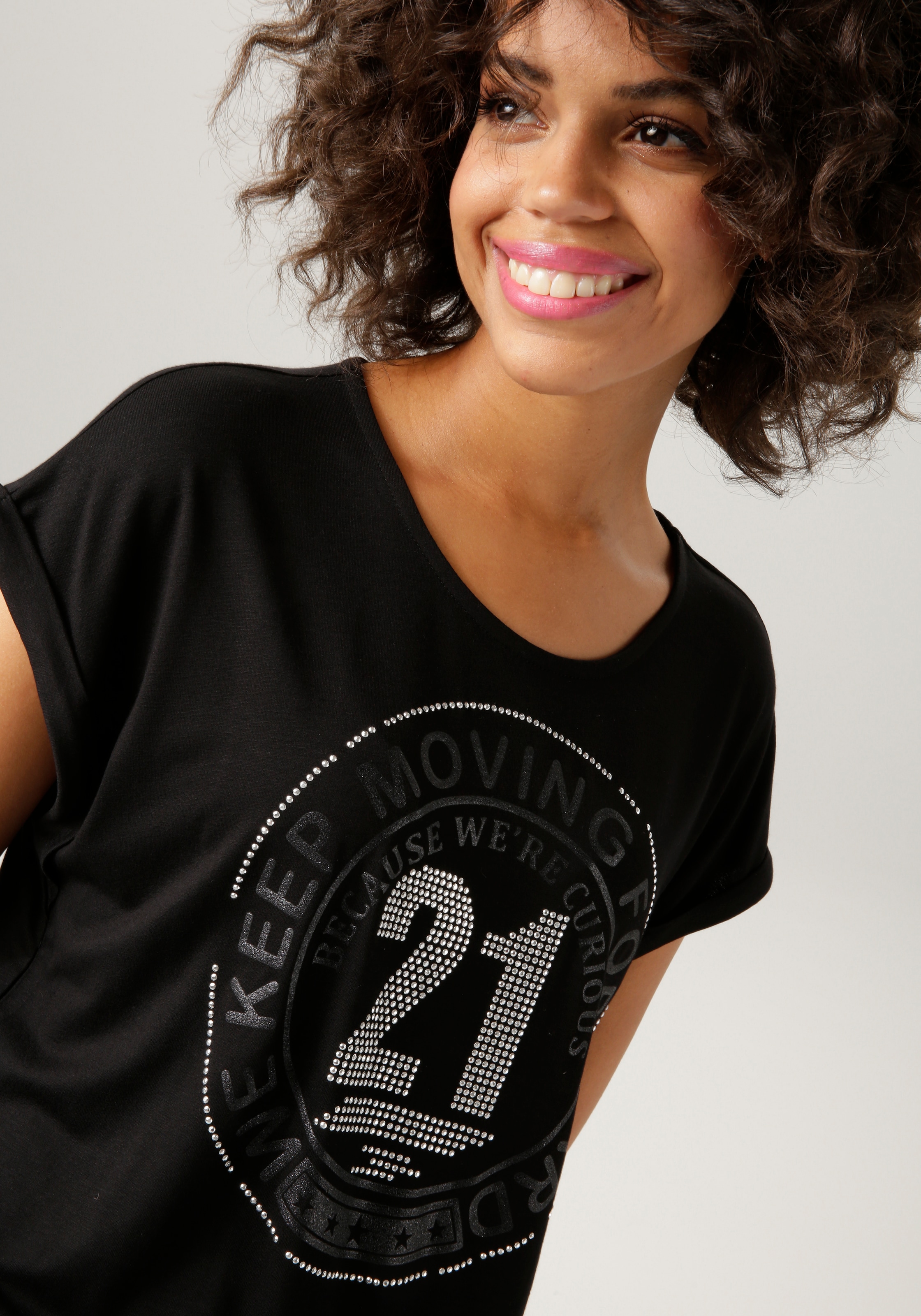 Aniston CASUAL online und Frontdruck Glitzersteinchen silberfarbenen | Jelmoli-Versand bestellen T-Shirt, mit