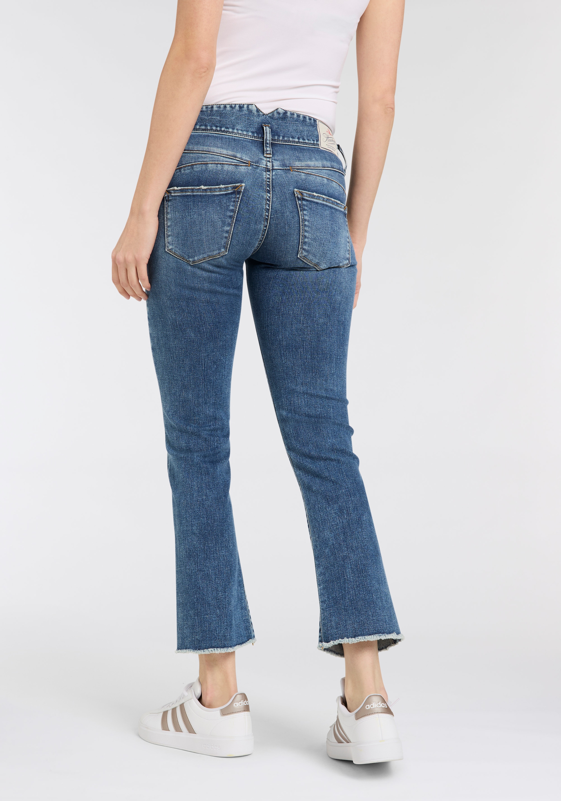 Herrlicher Bootcut-Jeans »Pearl Boot Cropped Organic Denim«, mit offenem Saum