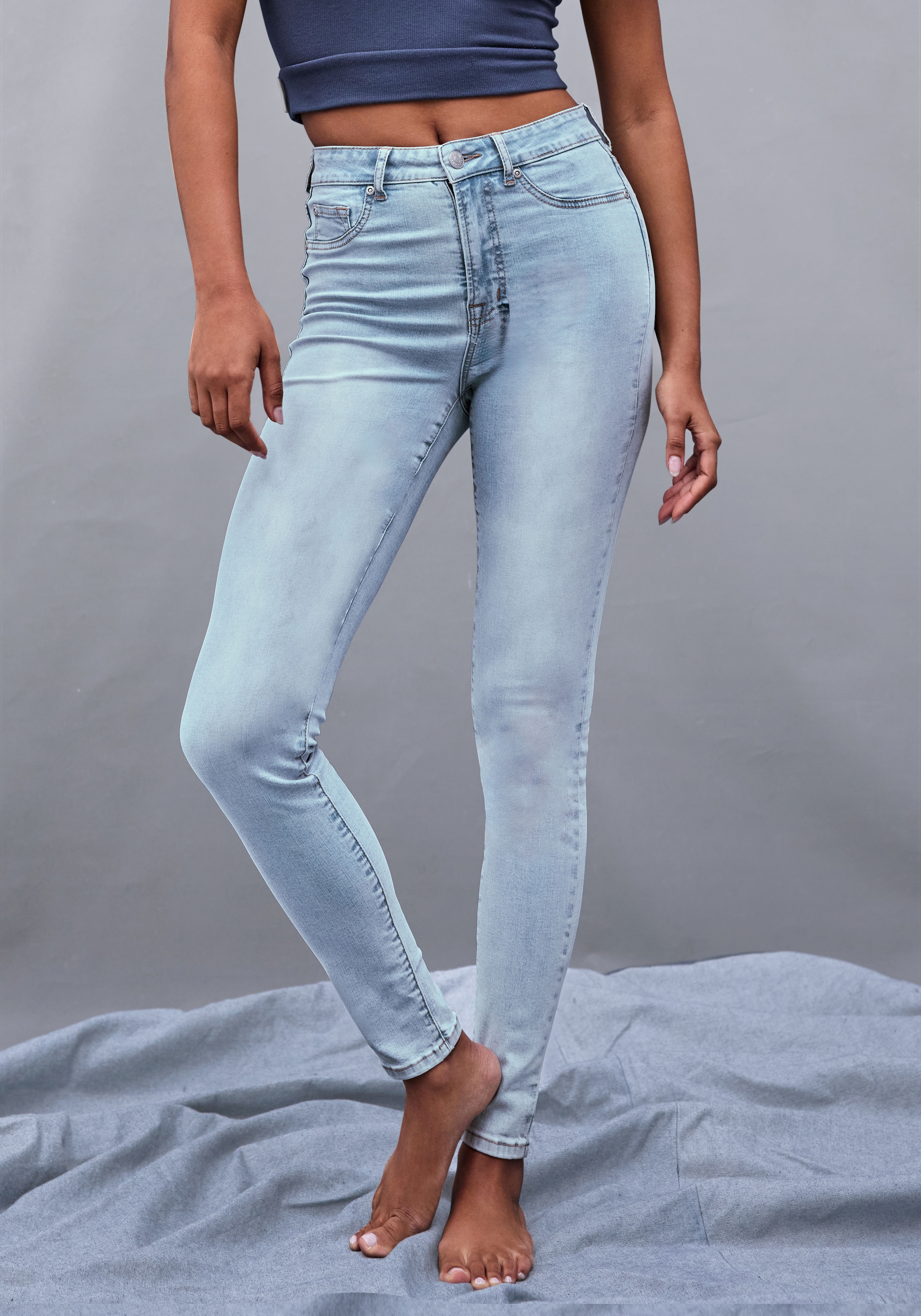 LASCANA Jeansjeggings mit Stretch-Anteil in Röhrenform