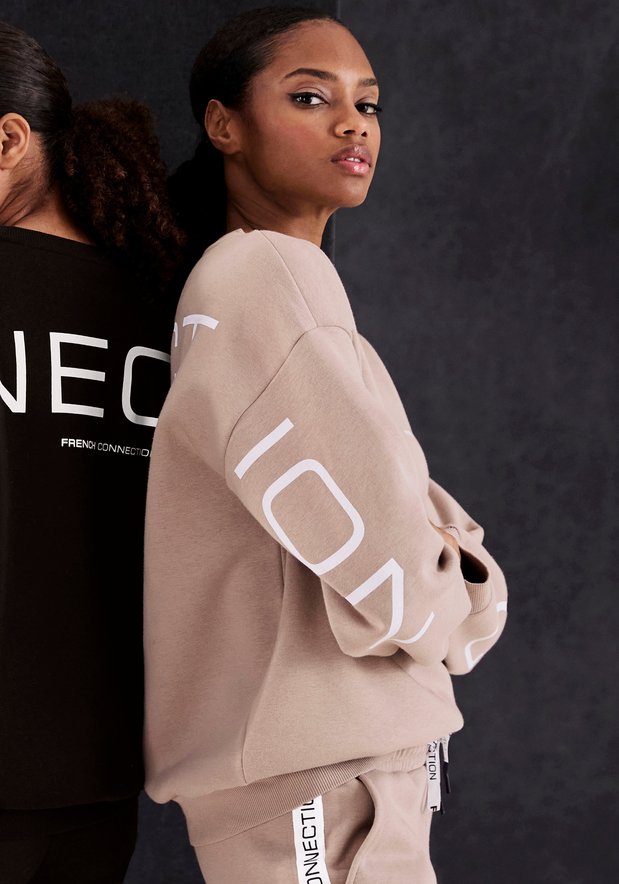 French Connection Sweatshirt, mit grossem Logodruck auf dem Rücken