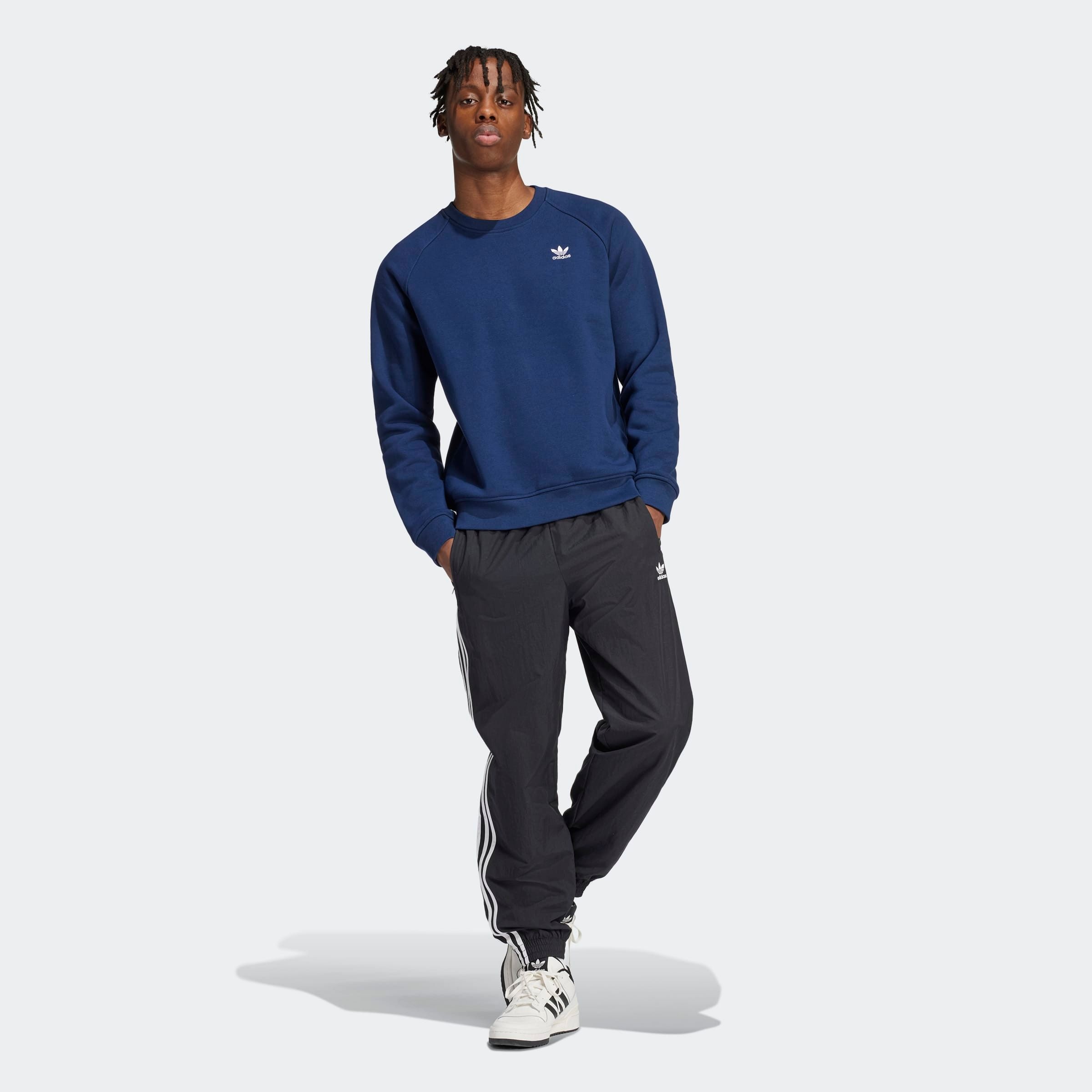 adidas Originals Sweatshirt »ESS CREW«, Essentials Pullover, weiche Innenseite