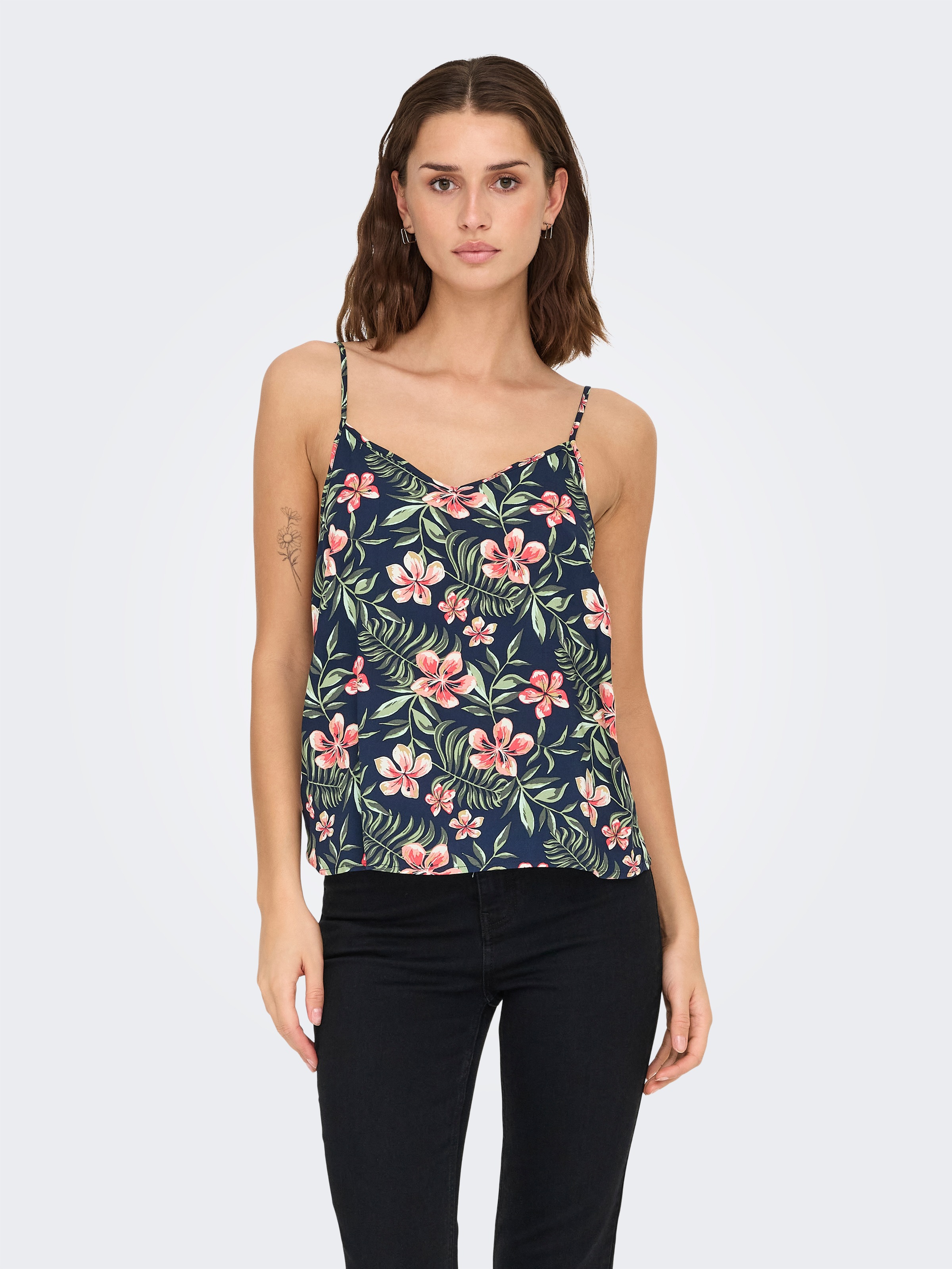 ONLY Spaghettitop »ONLNOVA LIFE PARIS SINGLET AOP PTM« Viskose, regular fit, V-Ausschnitt