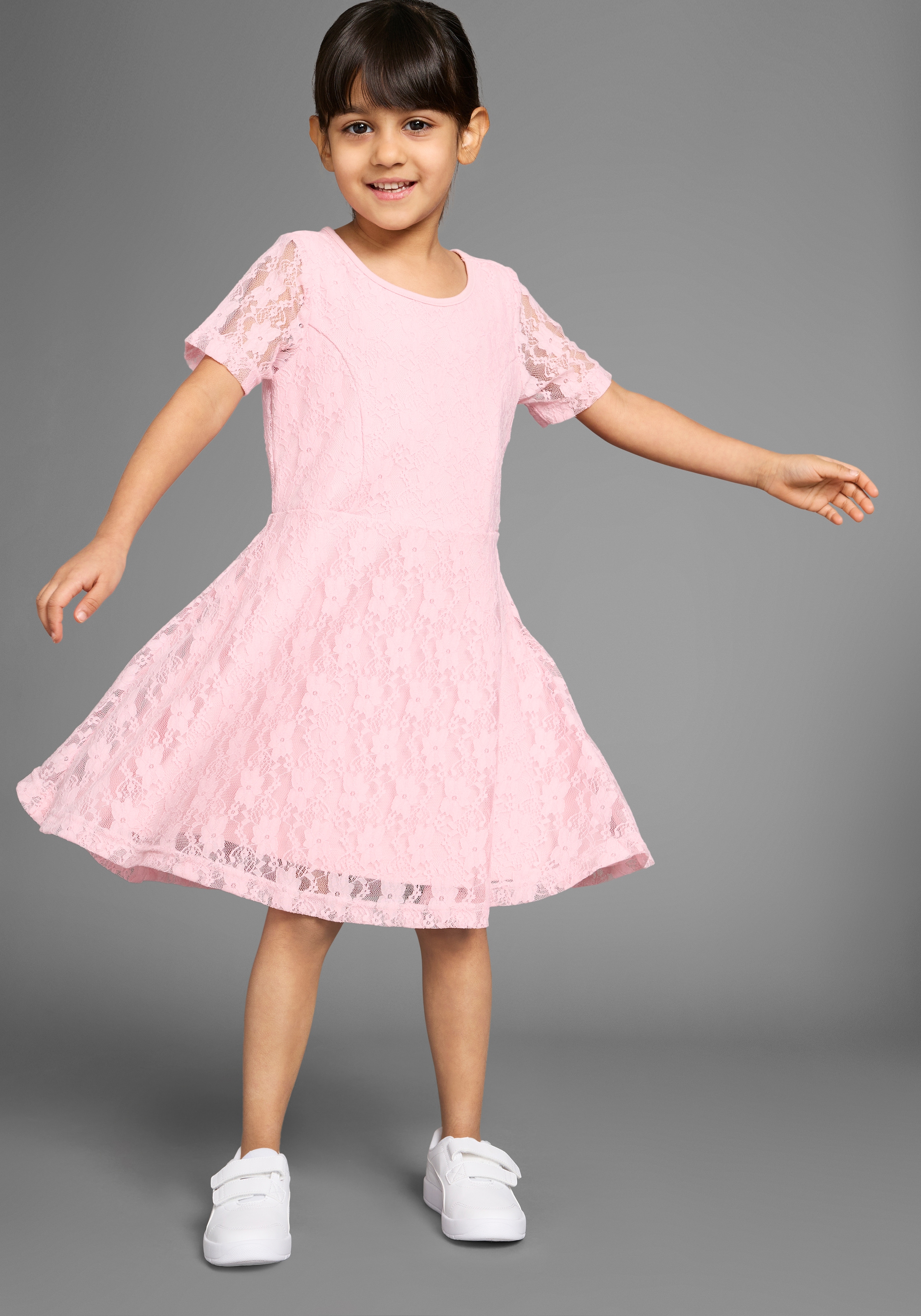 KIDSWORLD Spitzenkleid »Jerseykleid mit aufwendiger Spitze«, Festliches Kleid mit Spitze