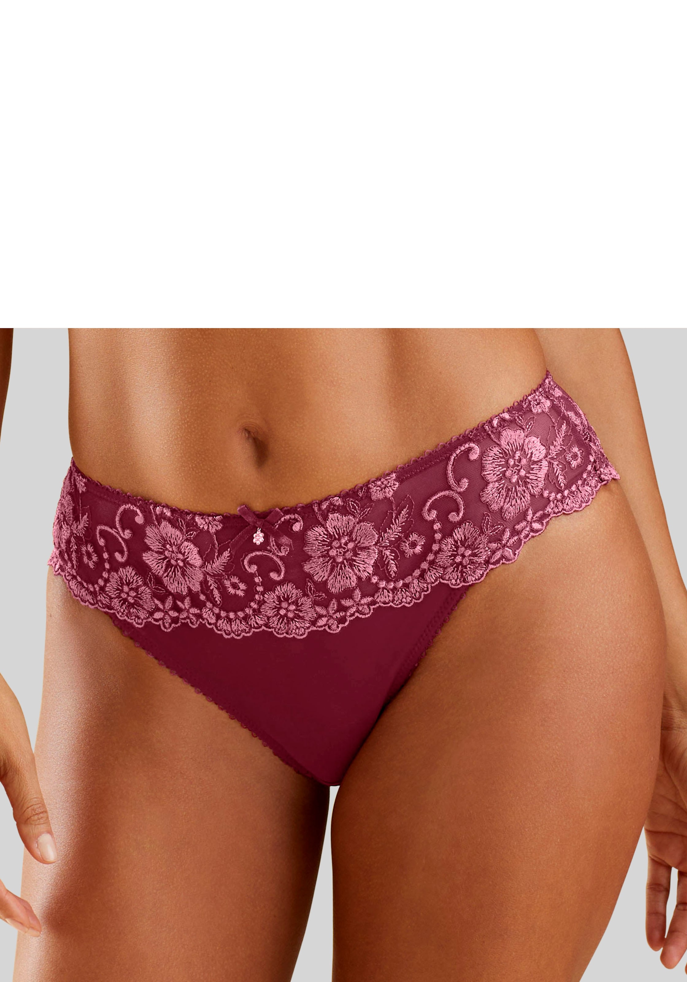 LASCANA Bikinislip »Wanda«, mit Stickerei Spitze in floraler Optik