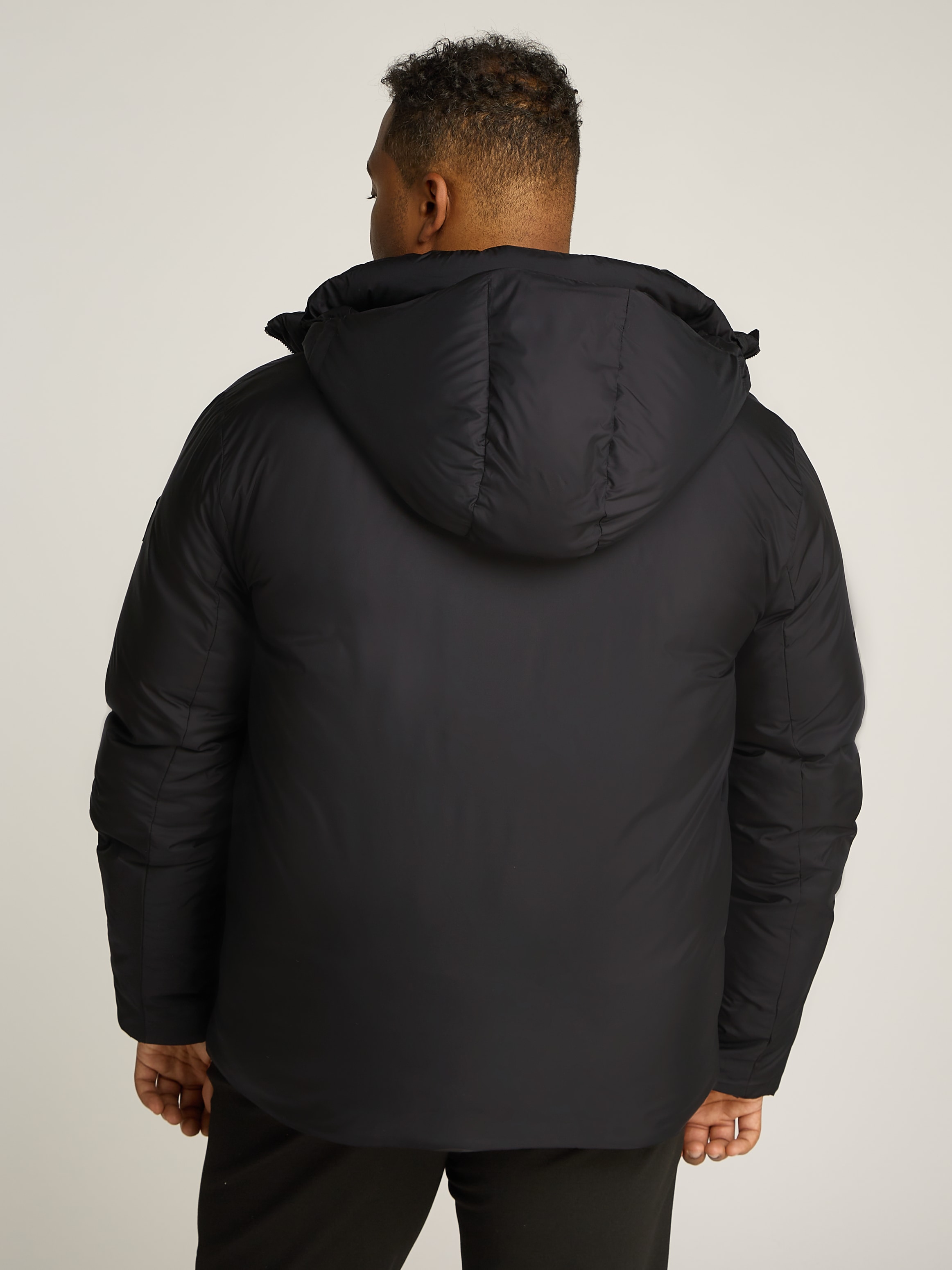 Calvin Klein Big&Tall Outdoorjacke »BT_NON QUILT PADDED HOOD JACKET«, mit Kapuze, in Grossen Grössen mit Logopatch