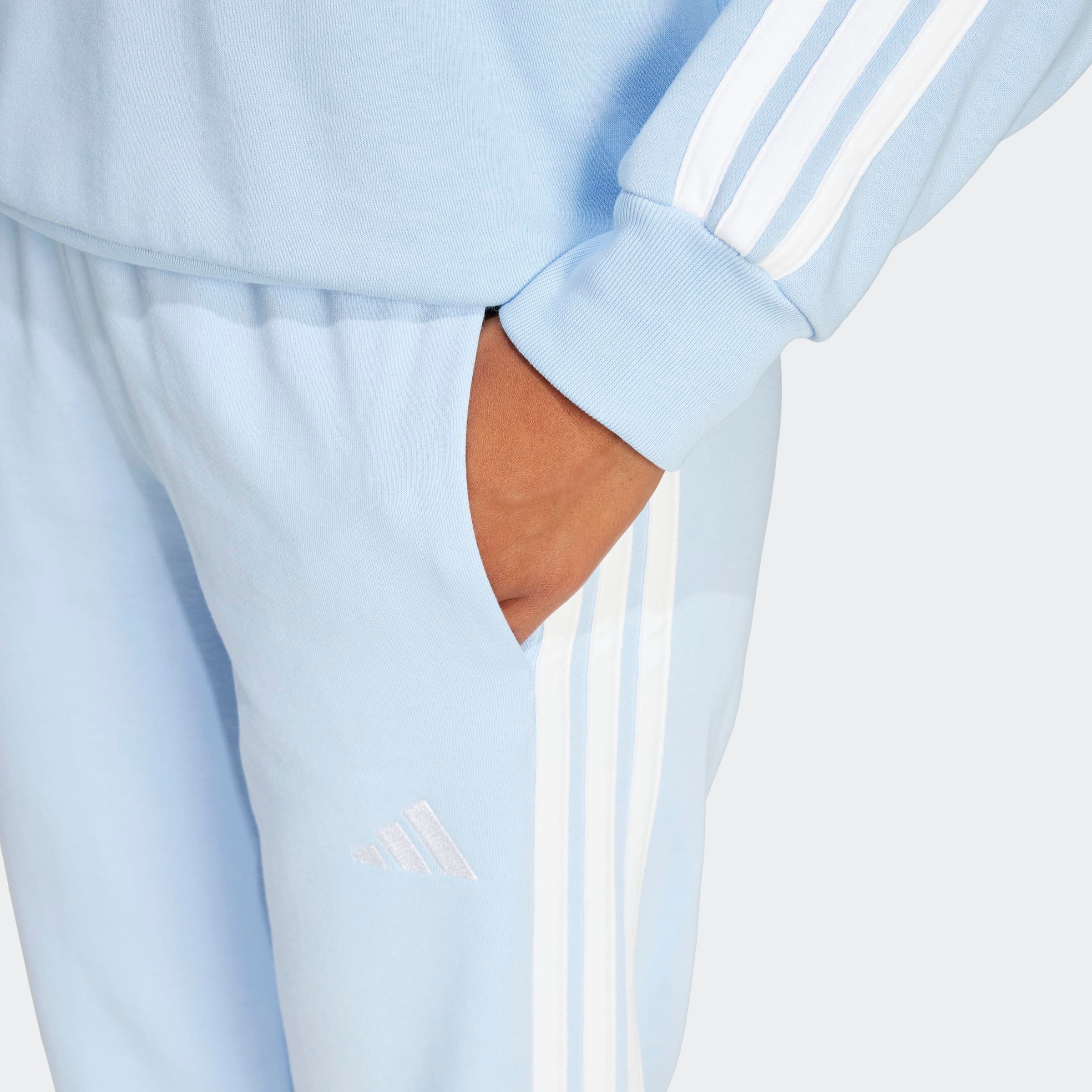 adidas Sportswear Sporthose »W 3S FT CF PT«, (1 tlg.), Reguläre Passform, mittelhoher Bund, weiches French Terry Material