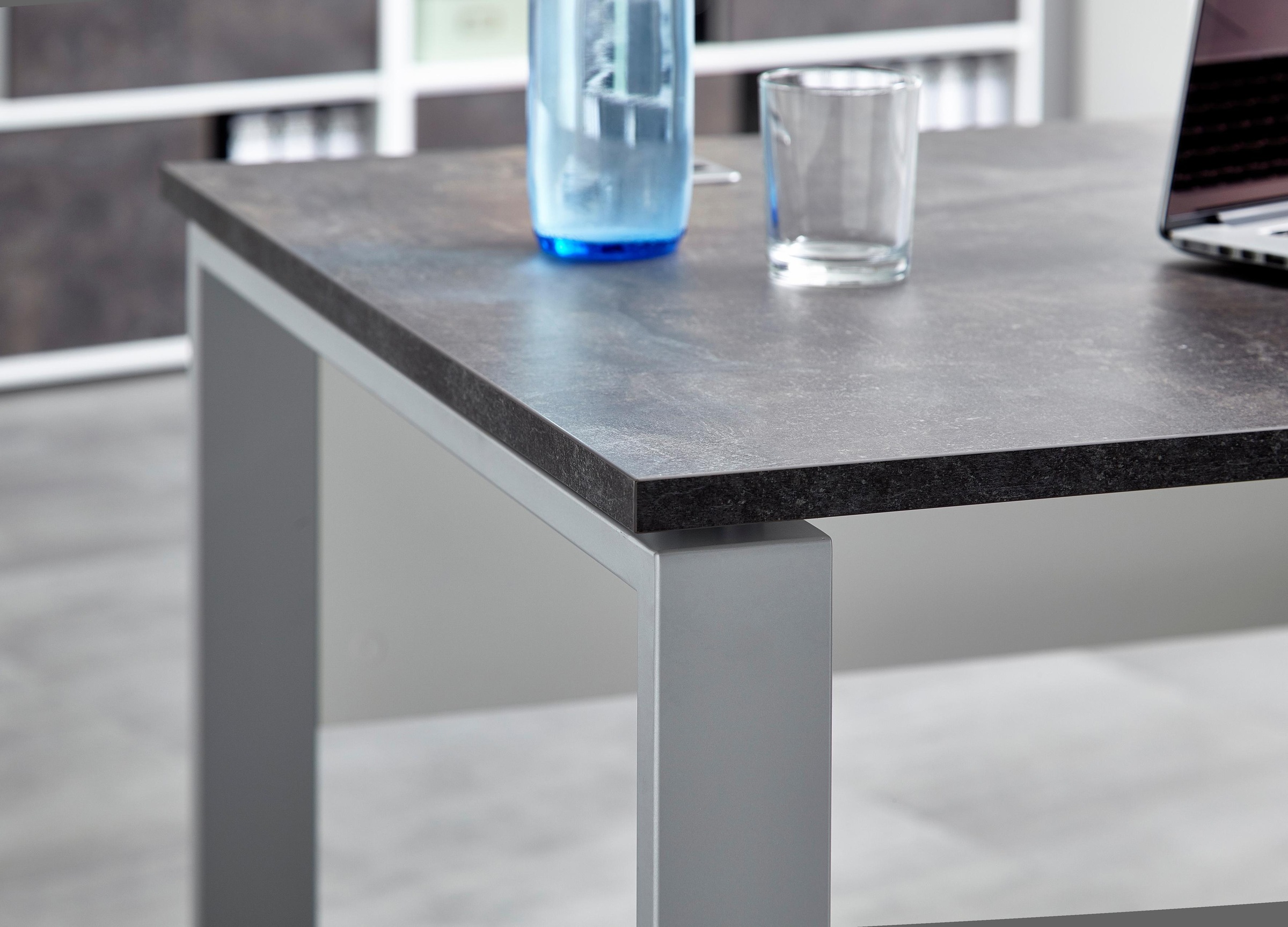 GERMANIA Schreibtisch »Altino«, Kufen aus Metall, 2x Kabeldurchlass, Breite 160 cm, Made in Germany