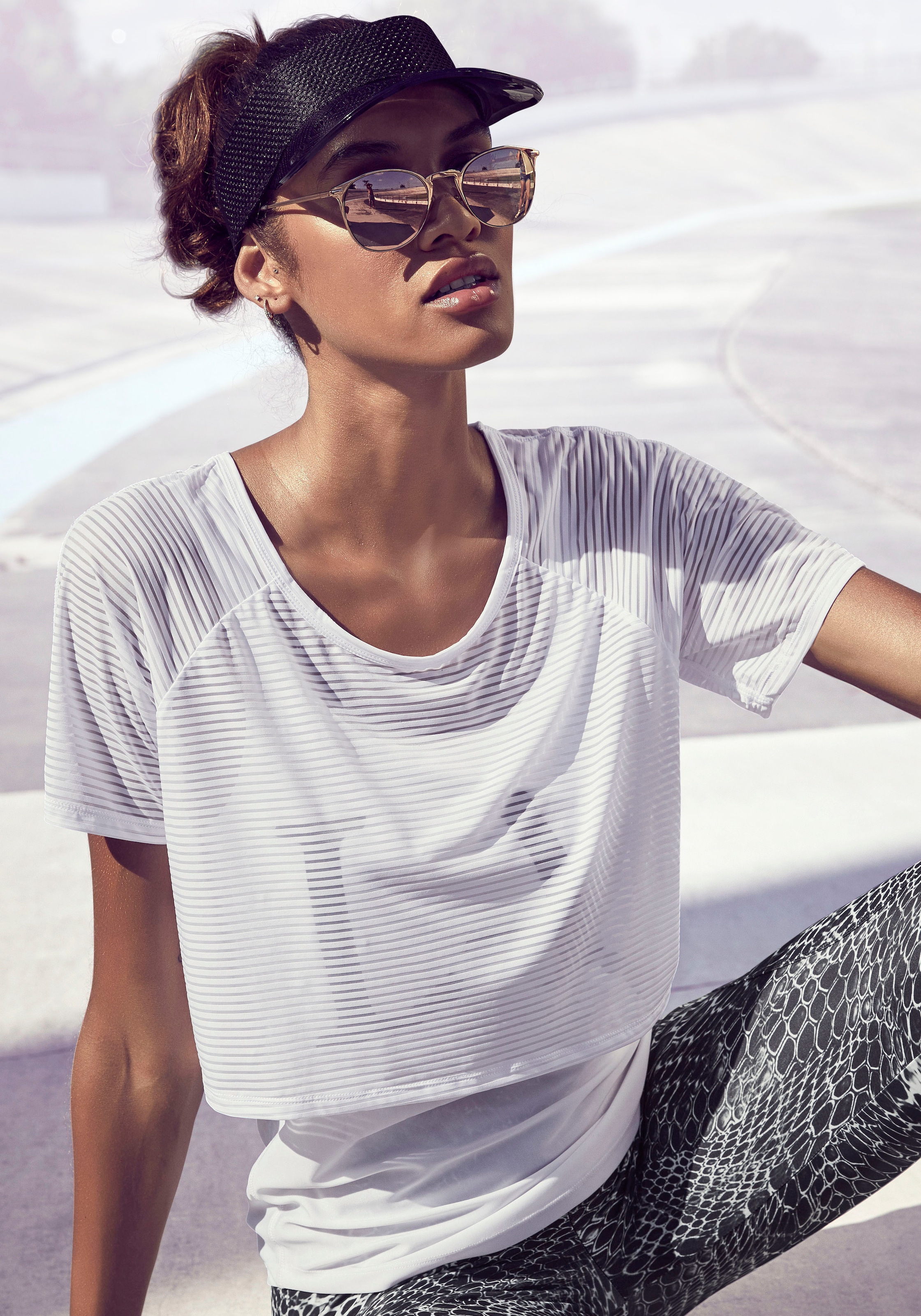 Mauve«, Funktionsshirt T-Shirt Jelmoli-Versand 2 Layer-Design ACTIVE bei Schweiz 1 im kaufen online LASCANA in »Digital