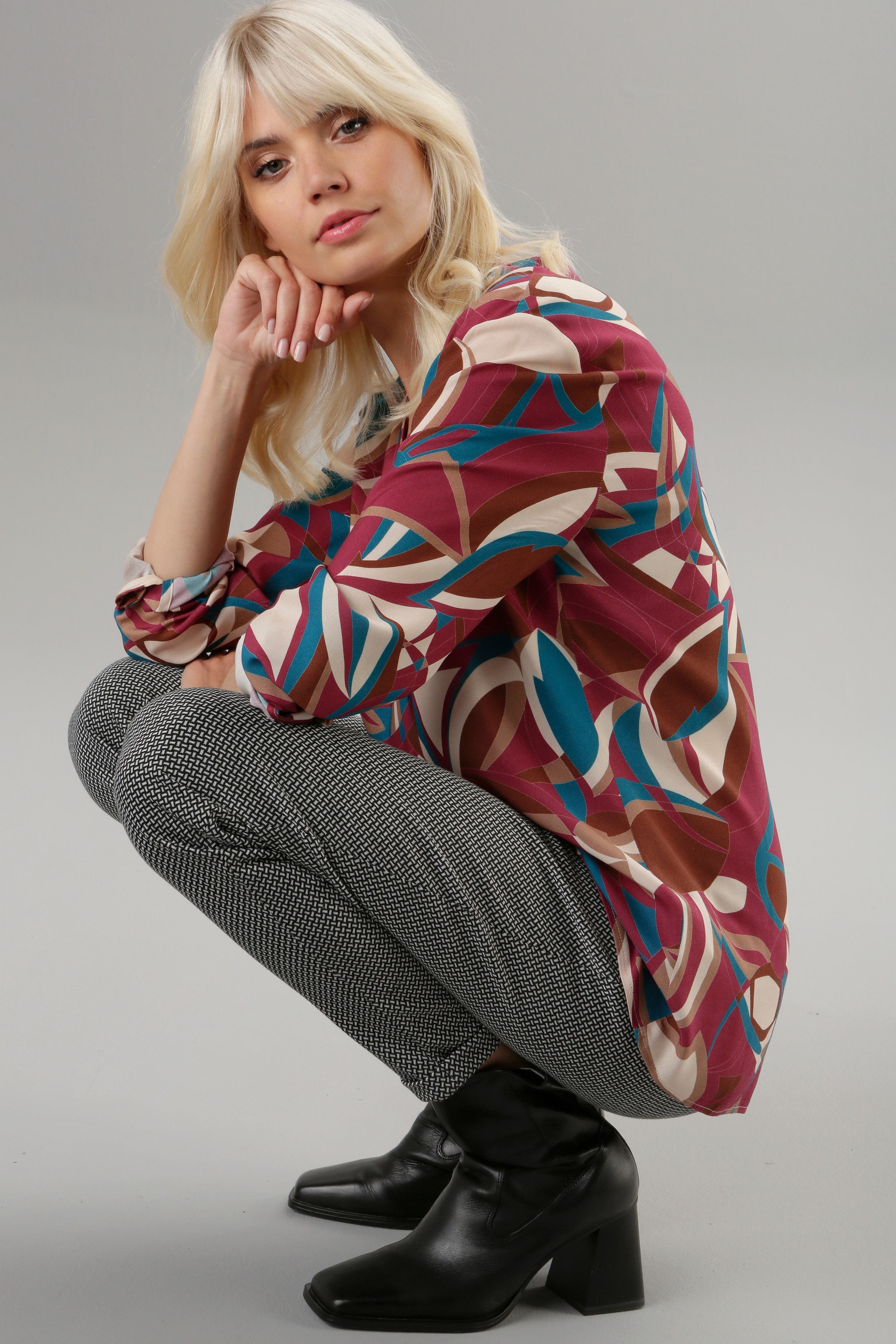 Aniston SELECTED Schlupfbluse, Jelmoli-Versand mit Allover-Muster topaktuellen bestellen Farben | in online