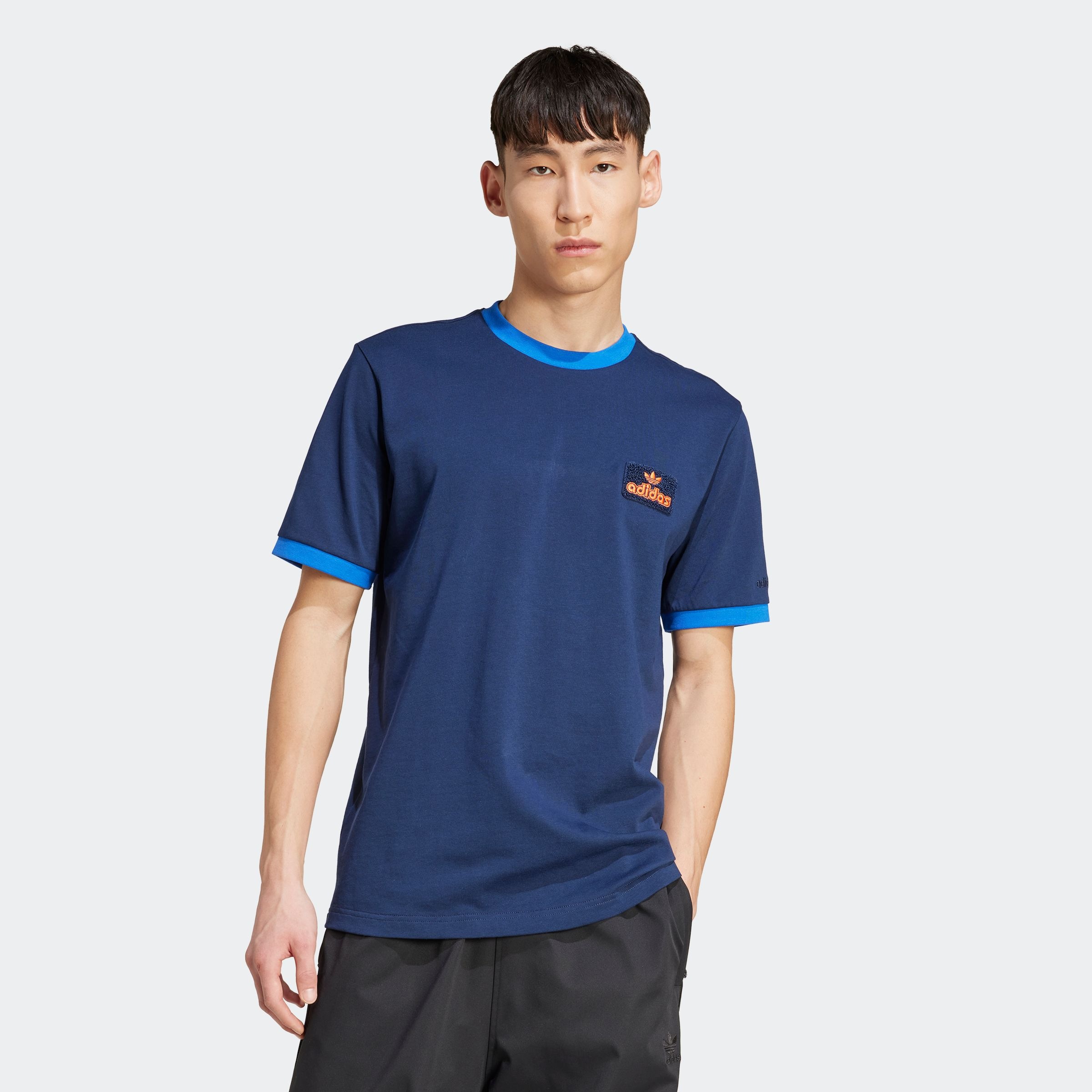 adidas Originals T-Shirt »CONTRAST TEE« mit Kontrastkragen und Bündchen, für Erwachsene, aus Baumwolle