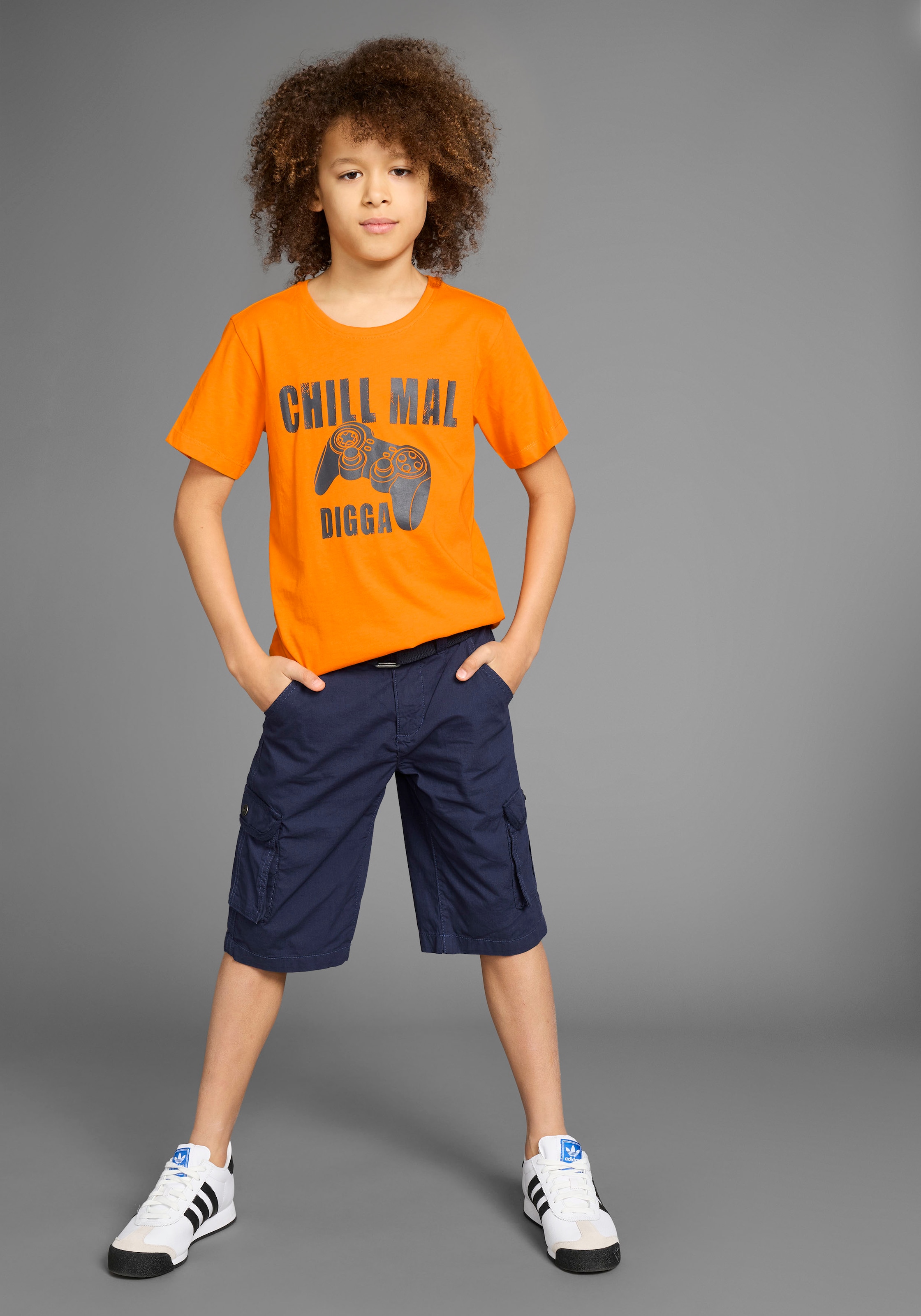 KIDSWORLD T-Shirt »Mit Spruch: CHILL MAL«, Kurzarm, Basic-Stil, mit coolen Schriftzügen, Rundhalsausschnitt