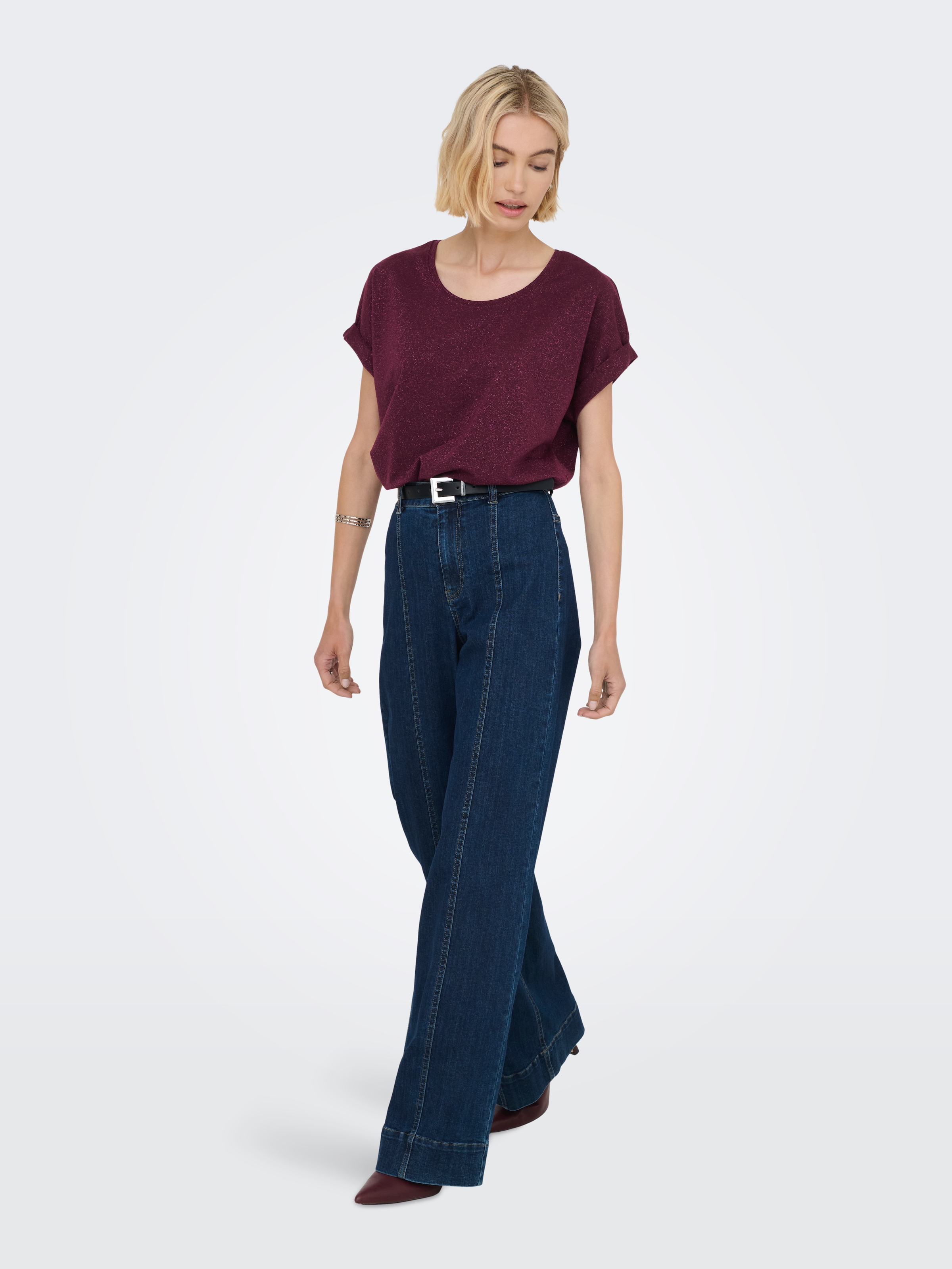 ONLY Kurzarmshirt »ONLMOSTER GLITTER S/S TOP NOOS JRS«, mit Glitzerdetail