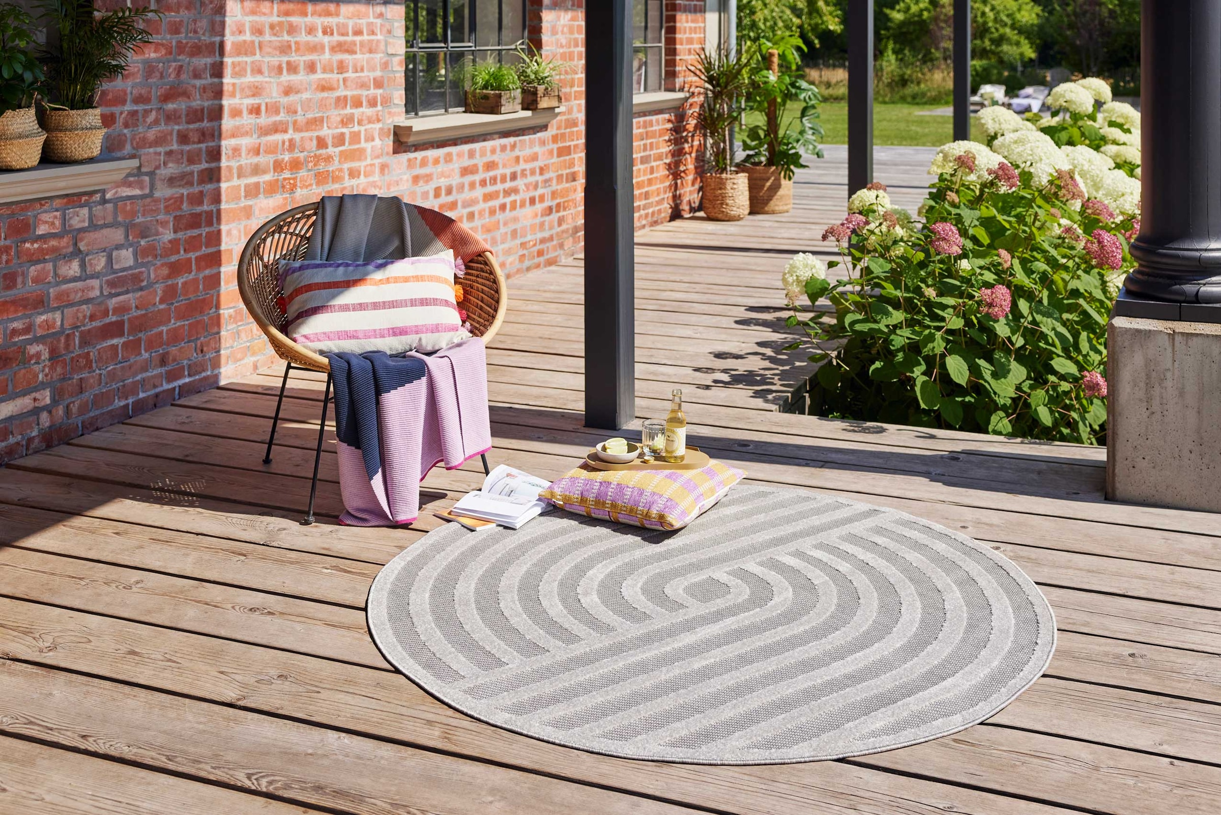 Esprit Outdoorteppich »Spirit,  ESP-54229«, rund, 6 mm Höhe, mit Hoch-Tief-Effekt, grafisch, modern, robust, Terrasse, Küche