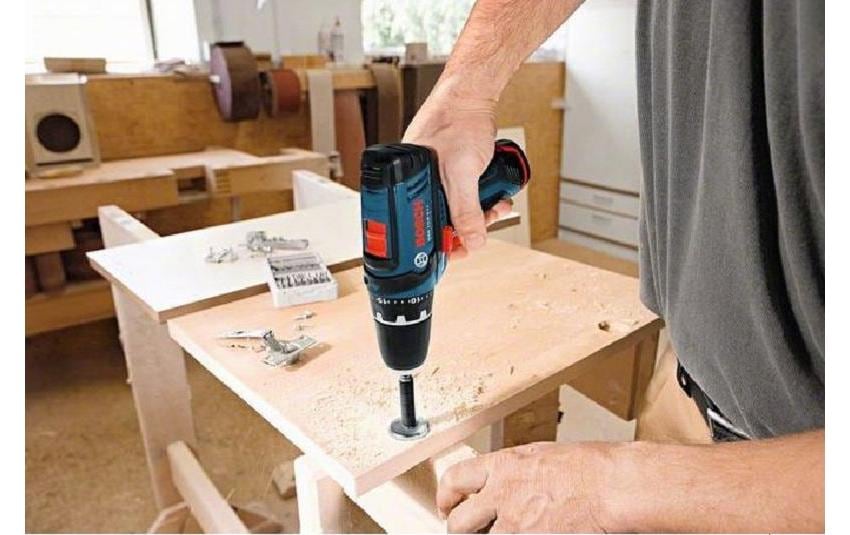 Bosch Professional Akku-Schlagschrauber »GSR 12V-15 Kit 1x 4.0 Ah + 1x 2.0 Ah«, (Auto-Lock, 2-Gang Getriebe, Rechts- und Linkslauf)