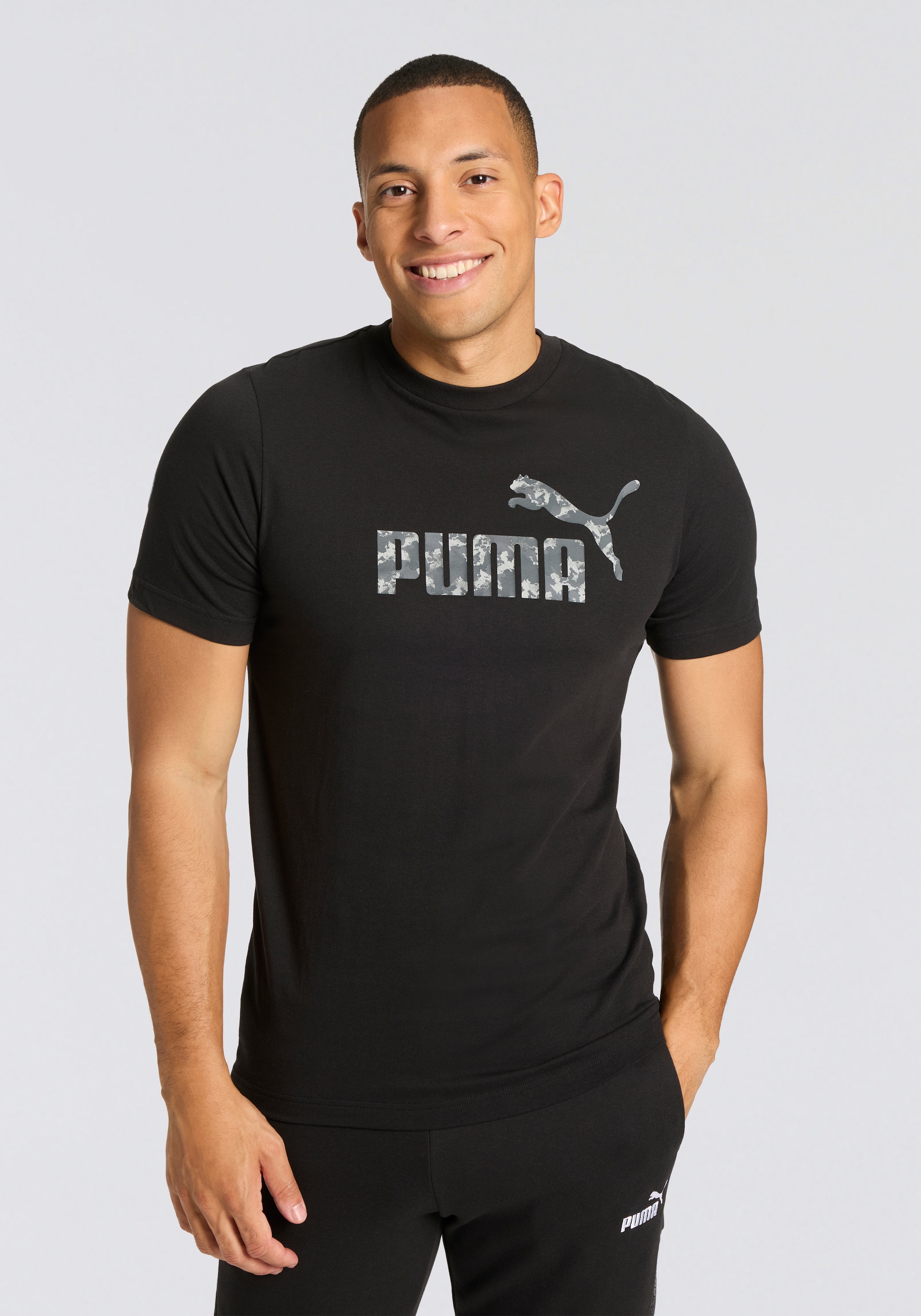 PUMA T-Shirt »ESS CAMO TEE« Regular Fit, Kurzarmdesign, Rundhalsausschnitt