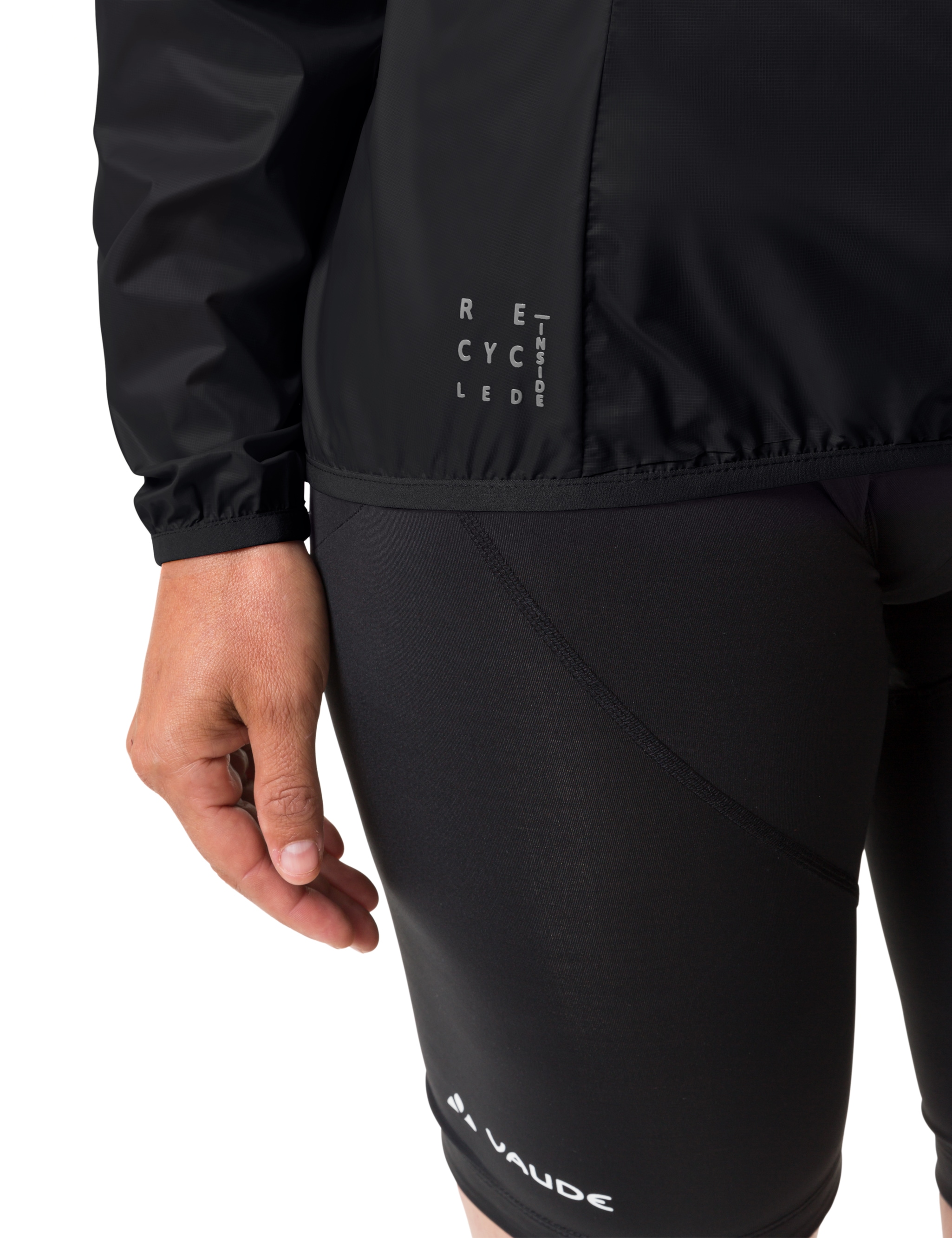 VAUDE Fahrradjacke »WOMEN'S MATERA AIR JACKET«, (1 St.), ohne Kapuze, Winddicht & Atmungsaktiv & Wasserabweisend
