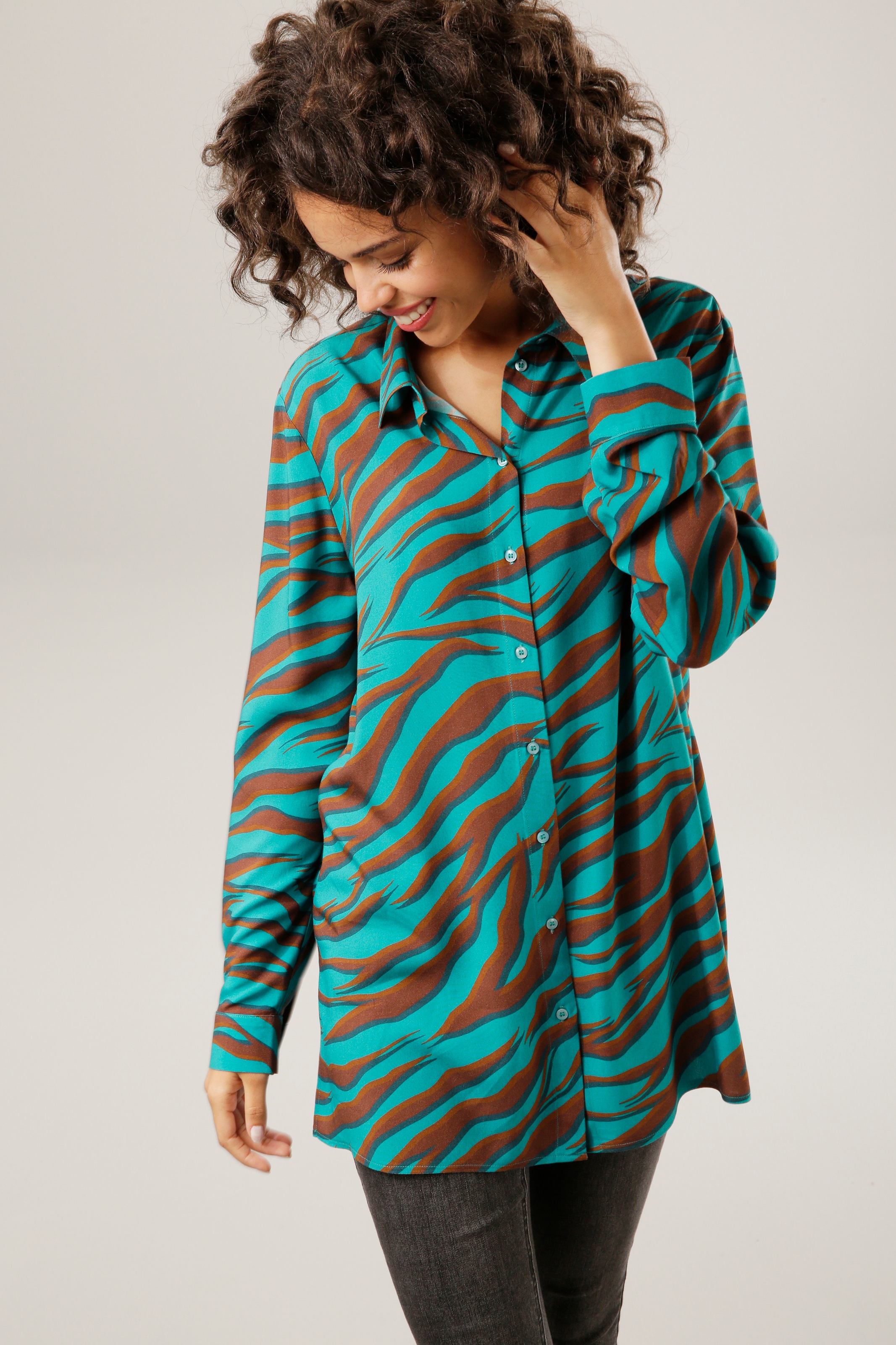 Aniston CASUAL Hemdbluse, mit farbenfrohen Unikat Druck shoppen Teil online Jelmoli-Versand jedes - | ein