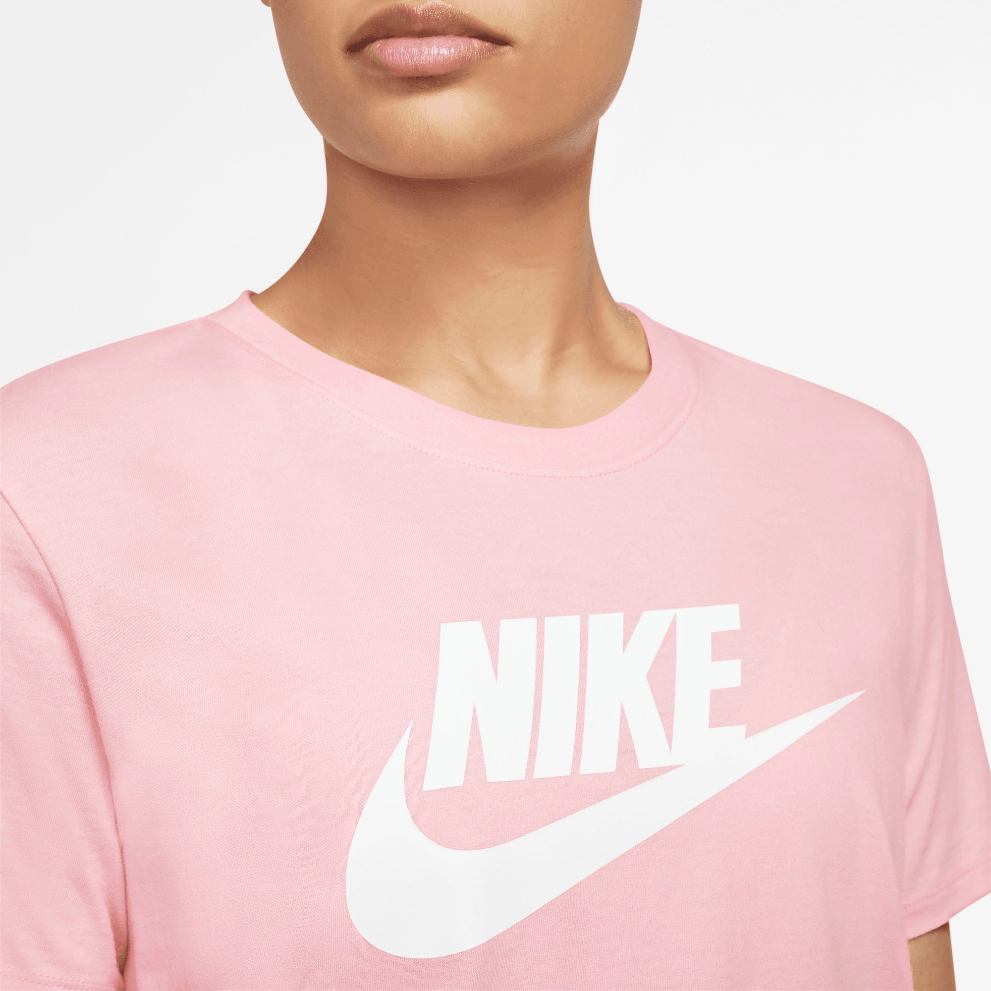 Nike Sportswear T-Shirt »ESSENTIALS WOMEN'S LOGO T-SHIRT«