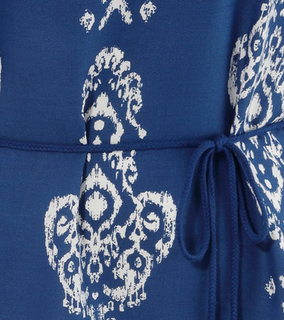 Aniston CASUAL Tunikakleid, (mit abnehmbarem Kordel-Bindeband), mit Ornament-Druck und gekontertem Volant