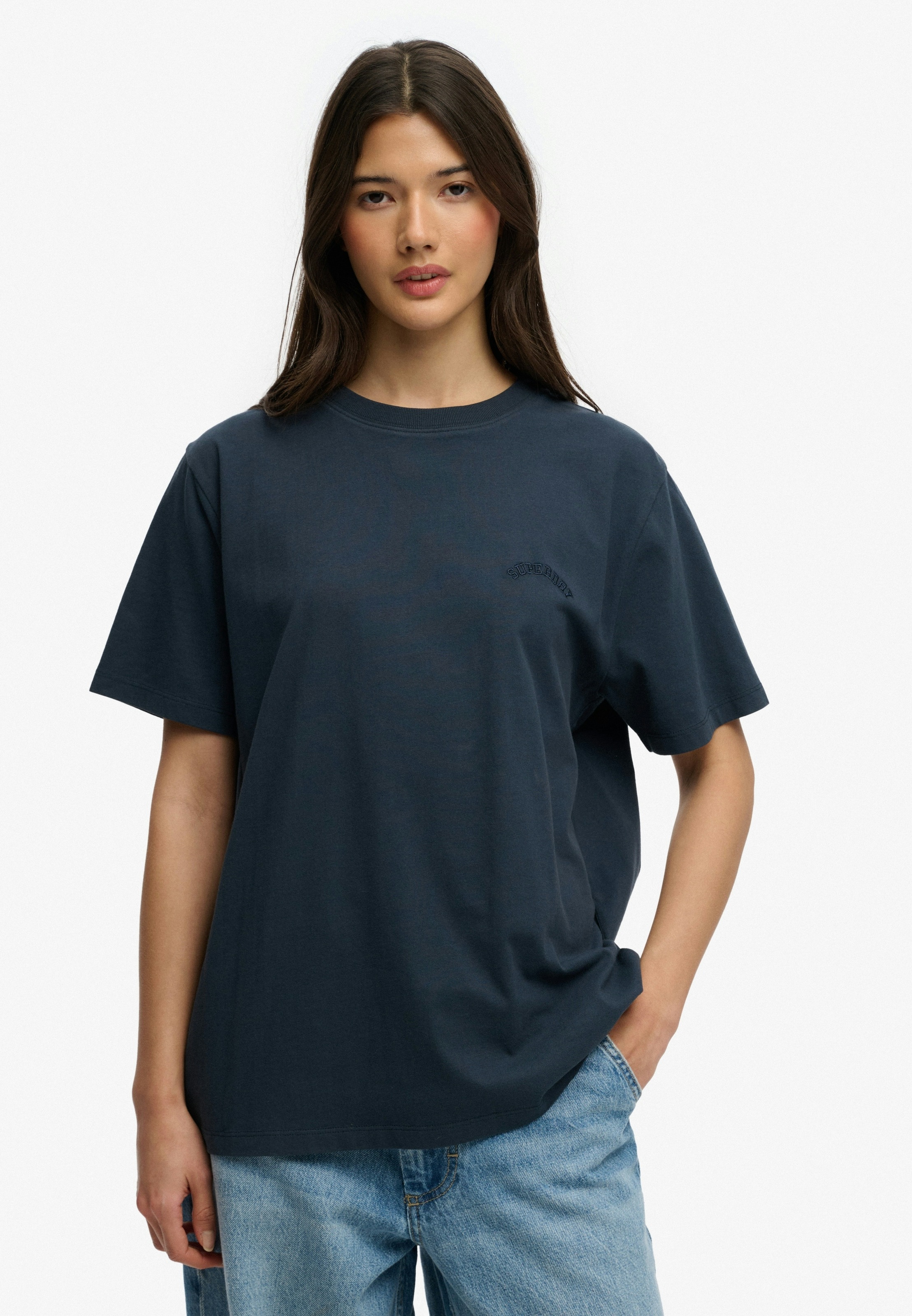 Superdry T-Shirt "ESSENTIAL LOGO LOOSE TEE" mit Rundhalsausschnitt, ohne Verschluss, Relaxed Fit, Kurzarm