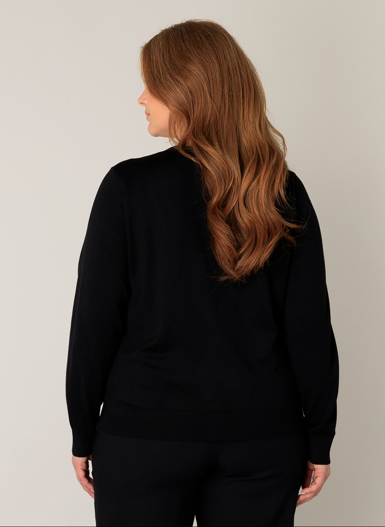Base Level Curvy Cardigan »BAS-YVONNE«, mit V-Ausschnitt und Knopfleiste