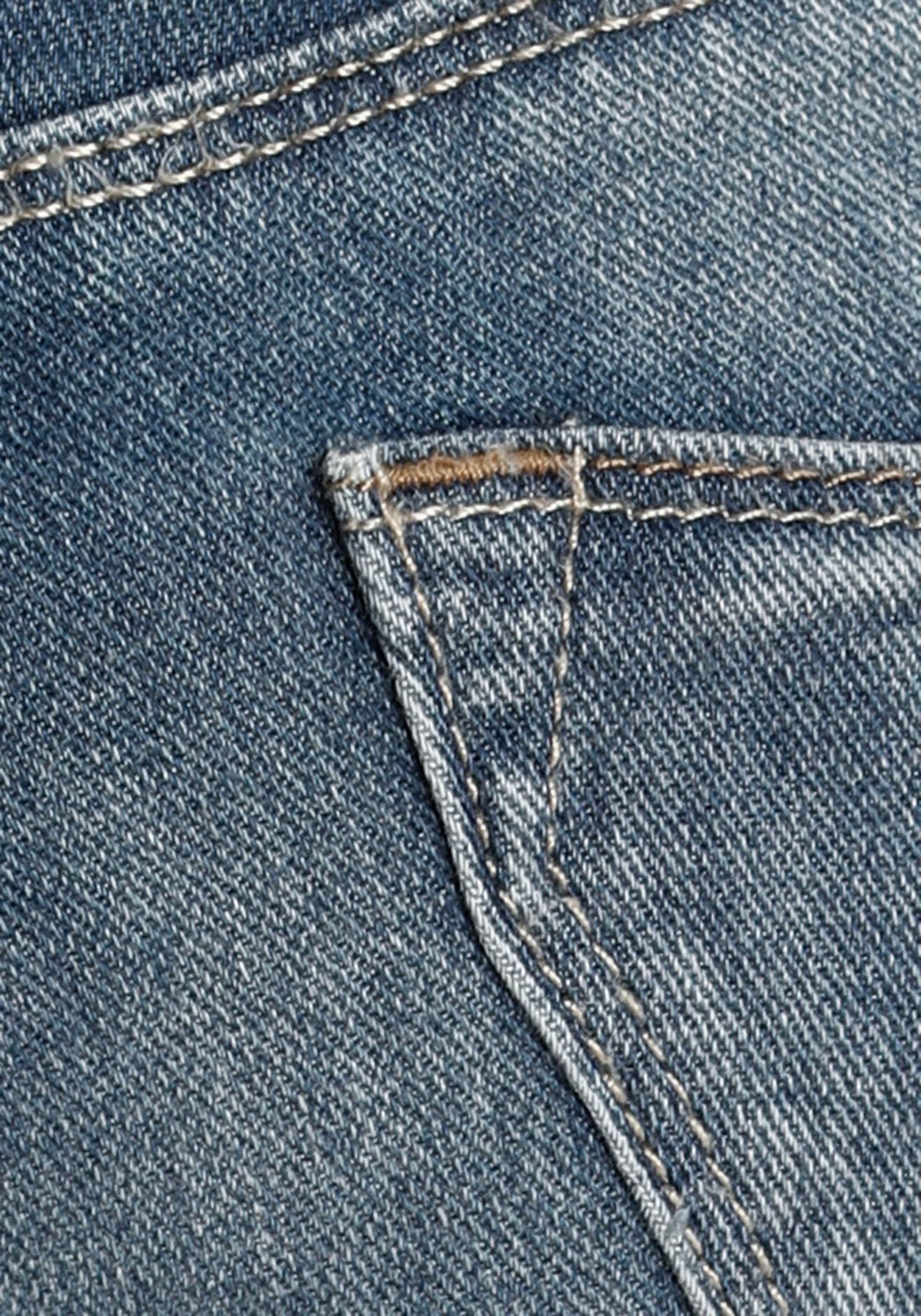 Herrlicher Bootcut-Jeans »BABY«, mit Abnähern an den Gesässtaschen
