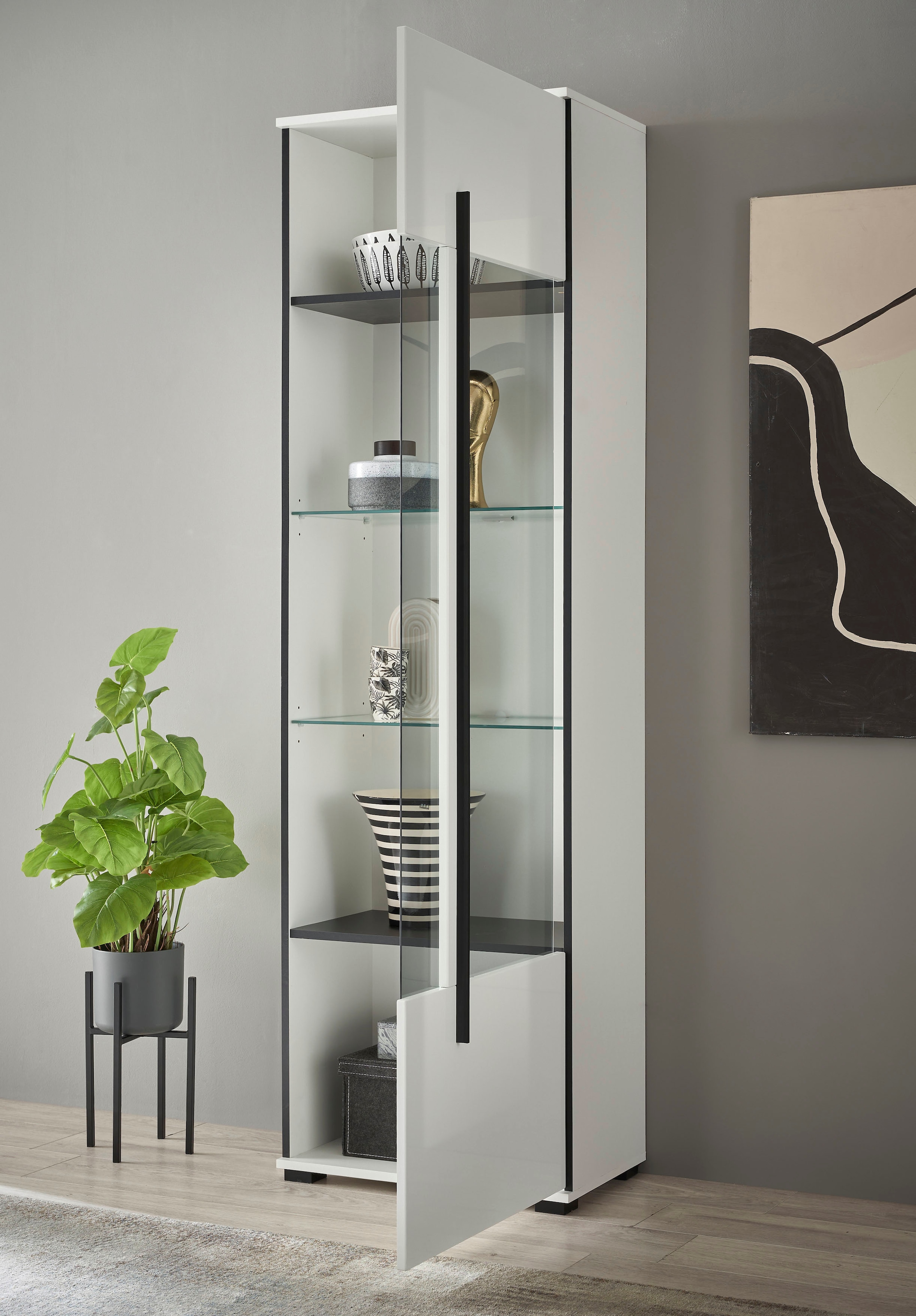 INOSIGN Vitrine »Cantara, Vitrinenschrank in Eiche Evoke oder weiss, Standvitrine«, schwarzer Stangengriff, ausreichend Stauraum, vielseitig einsetzbar