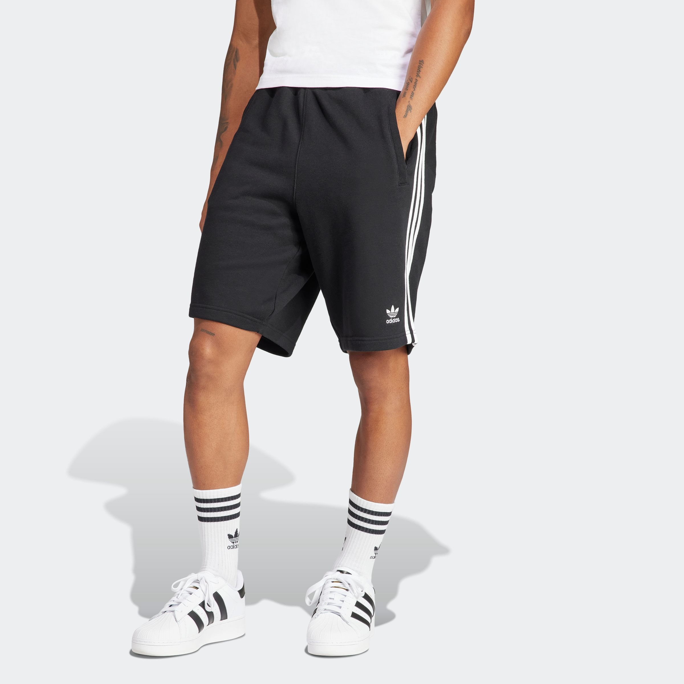 adidas Originals Shorts »3-STRIPE SHORT«, (1 tlg.), Drei Streifen Sweat Shorts aus weichem French-Terry Material