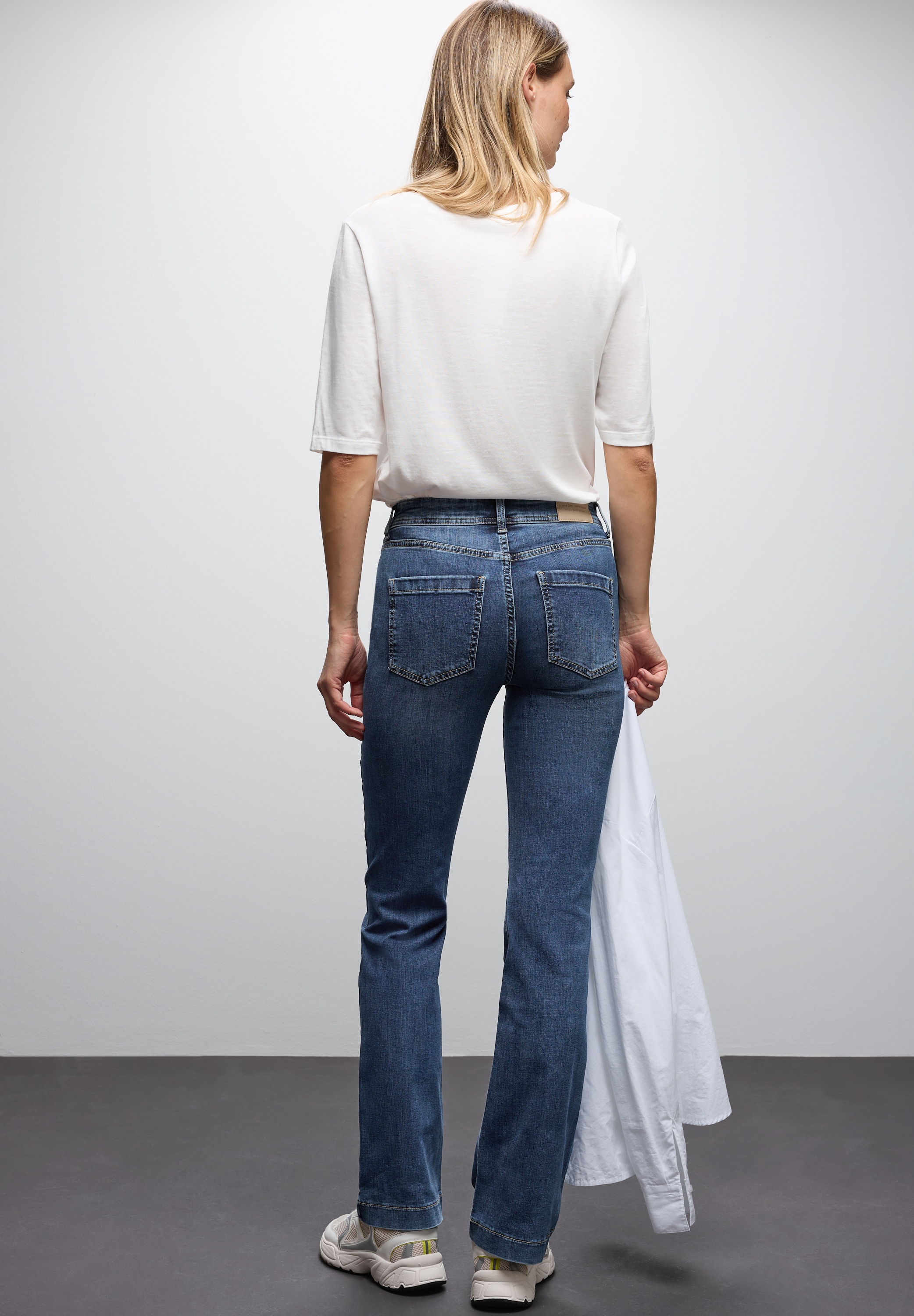 STREET ONE Bootcut-Jeans, mit Taschen