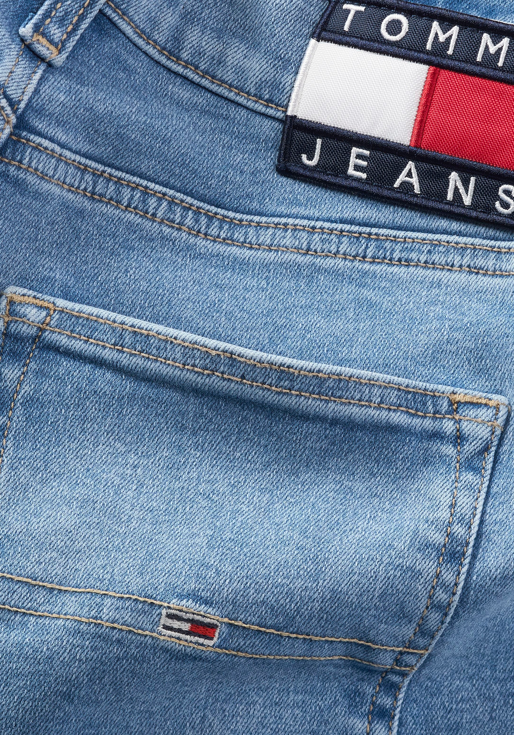 »Jeans | Jelmoli-Versand Tommy SYLVIA und kaufen HR CG4«, mit Skinny-fit-Jeans SSKN online Logobadge Jeans Labelflags