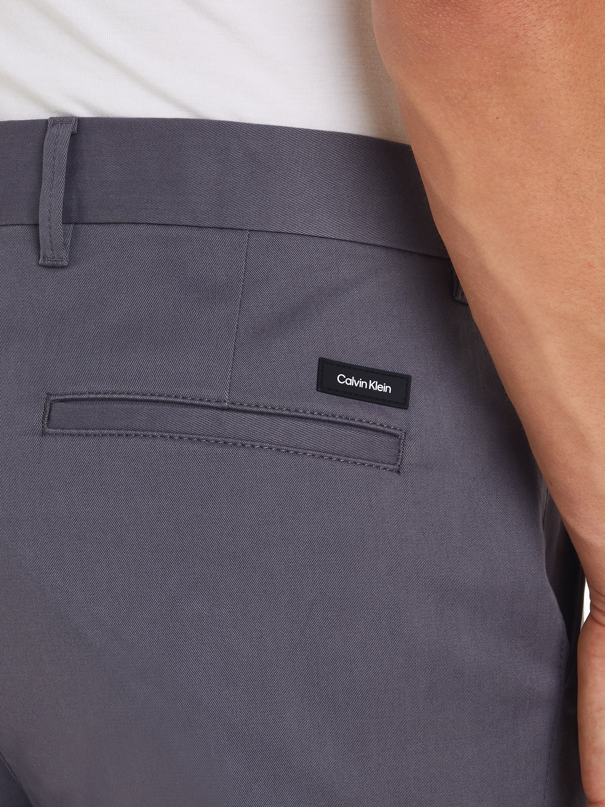 Calvin Klein Chinohose »MODERN TWILL SLIM CHINO«, mit Logoprägung