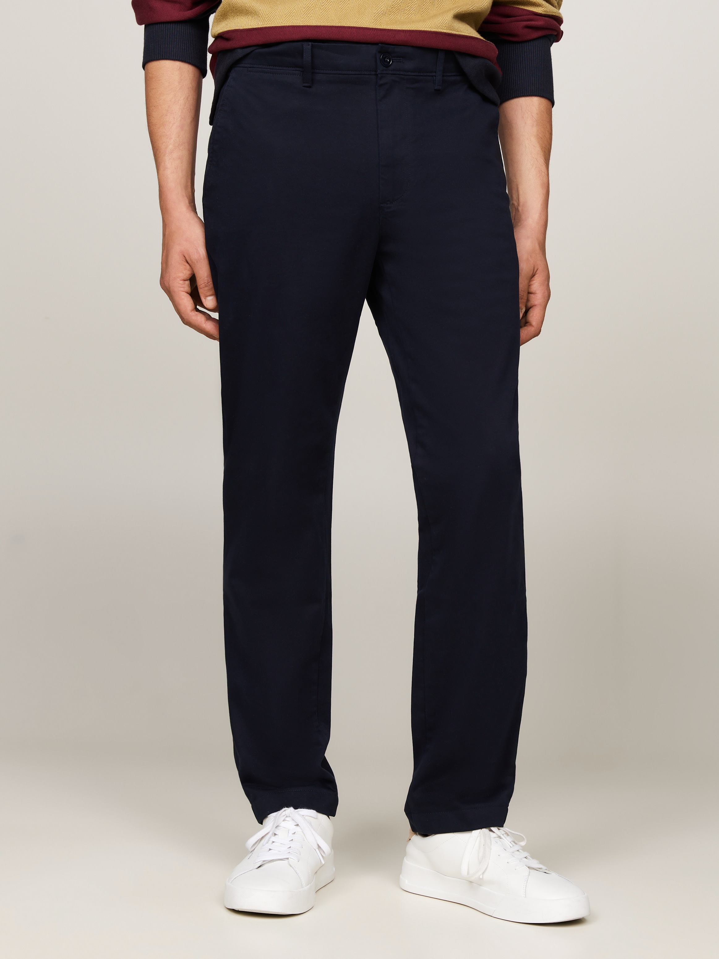 Tommy Hilfiger Chinohose »DENTON CHINO SATIN«, mit Gesässtaschen mit Knopf, Logostickerei