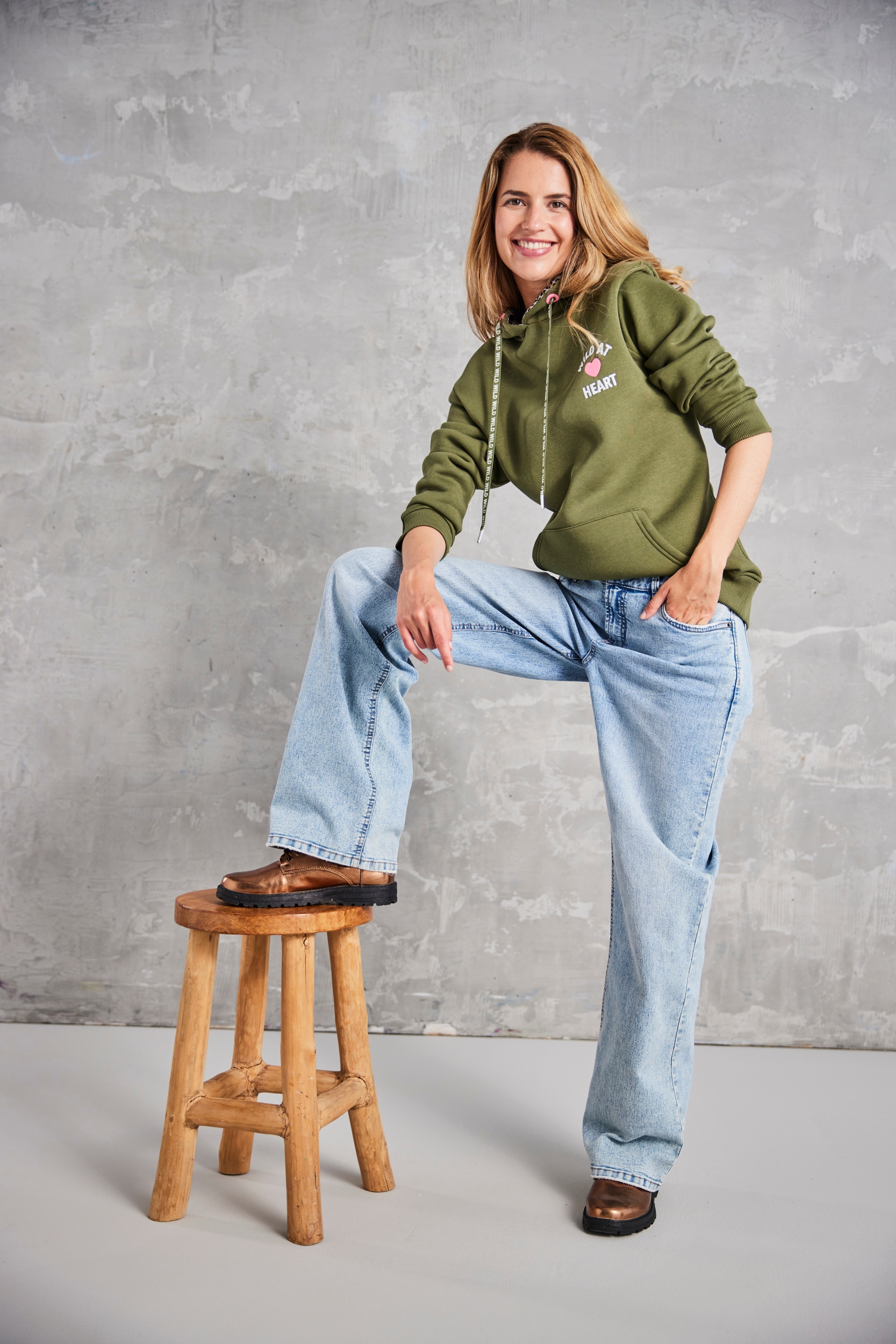 Zwillingsherz Hoodie »"Wild at heart"«, mit Leo Kapuze und Stickerei