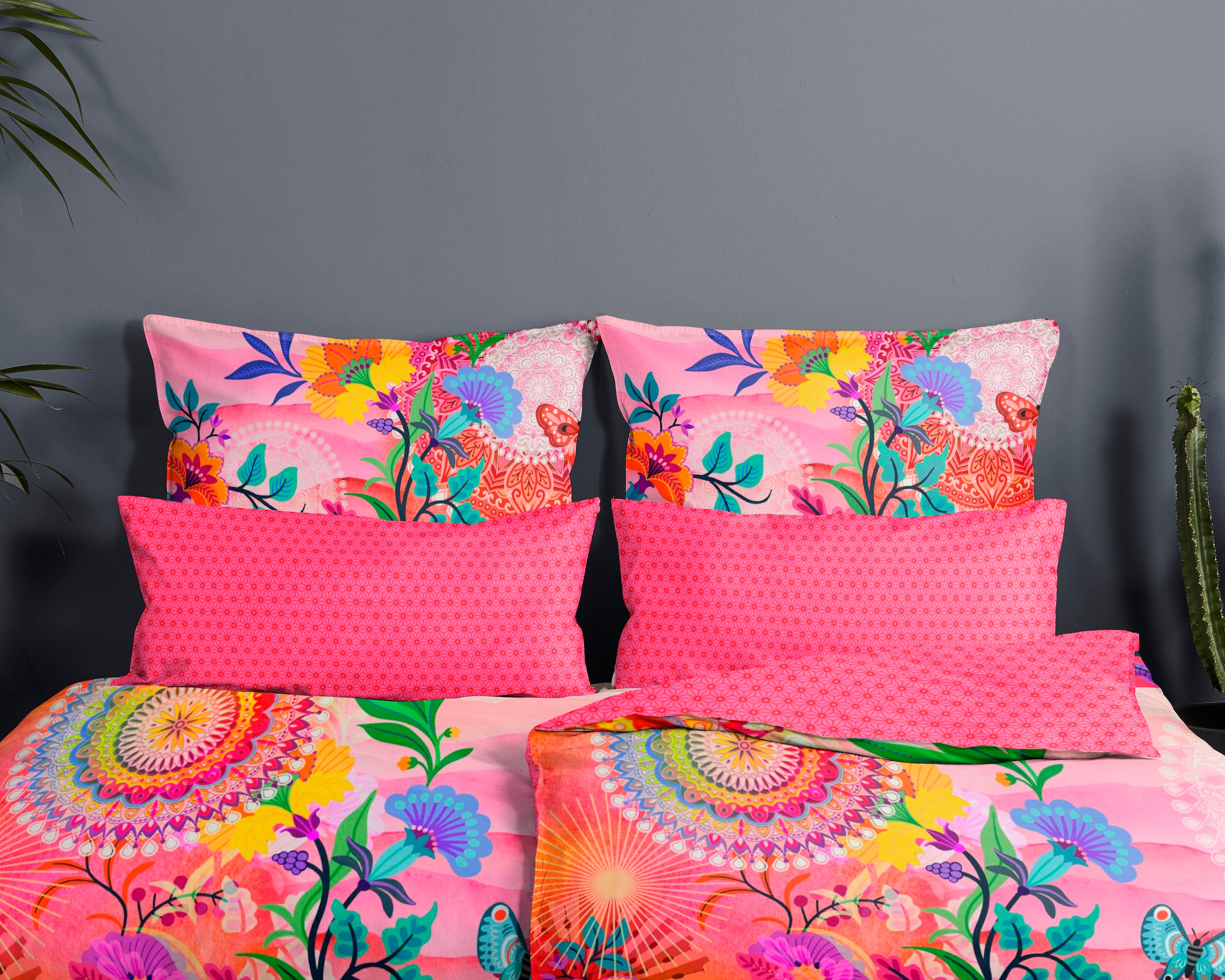 hip Wendebettwäsche »Giselah«, Mako-Satin, 135x200, Reissverschluss, Wendeoptik, Mandala, Bunt, Rosa