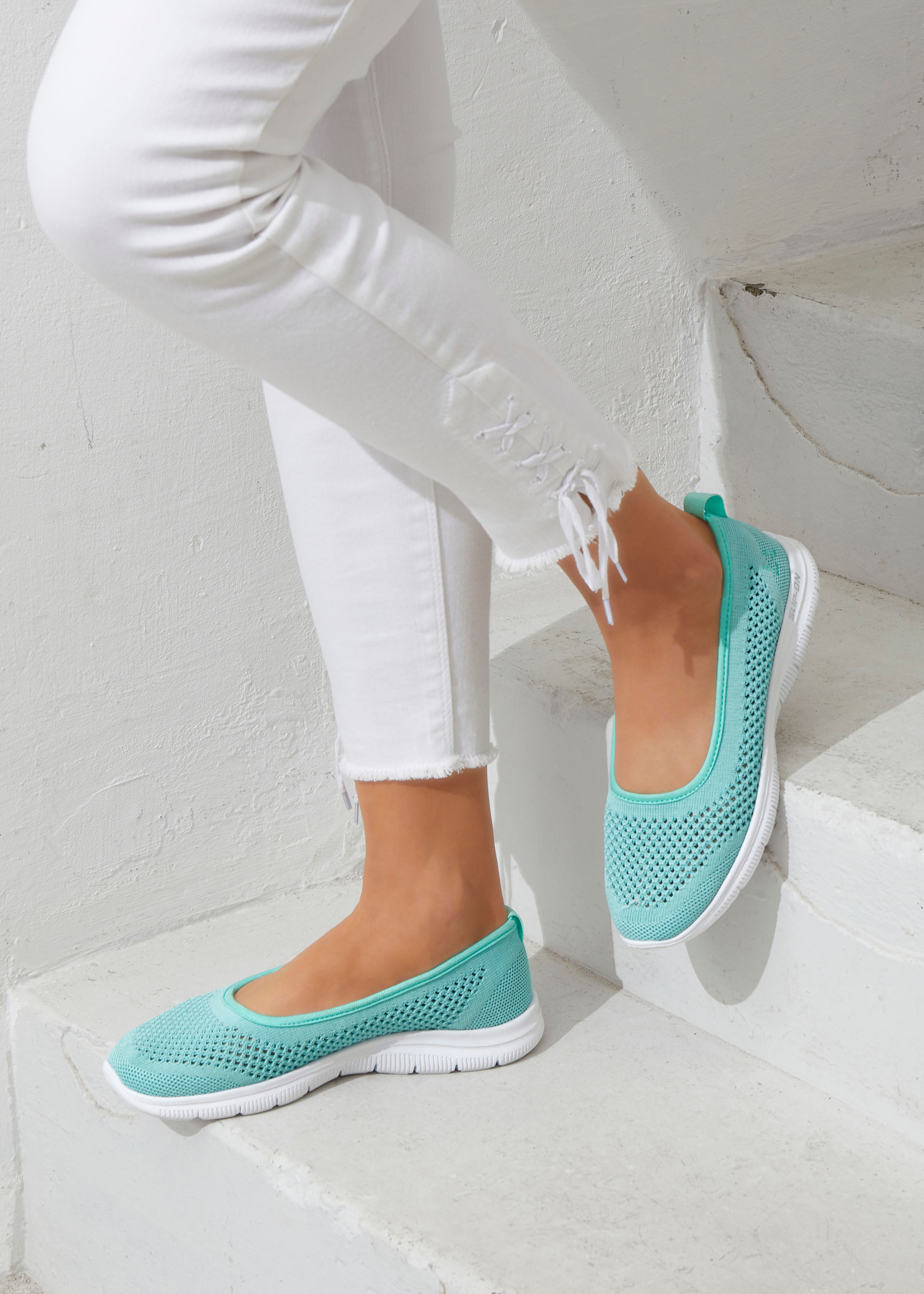 LASCANA Sneaker Ballerinas, ultraleichter Slipper, Slip-On-Sneaker, Freizeitschuh VEGAN