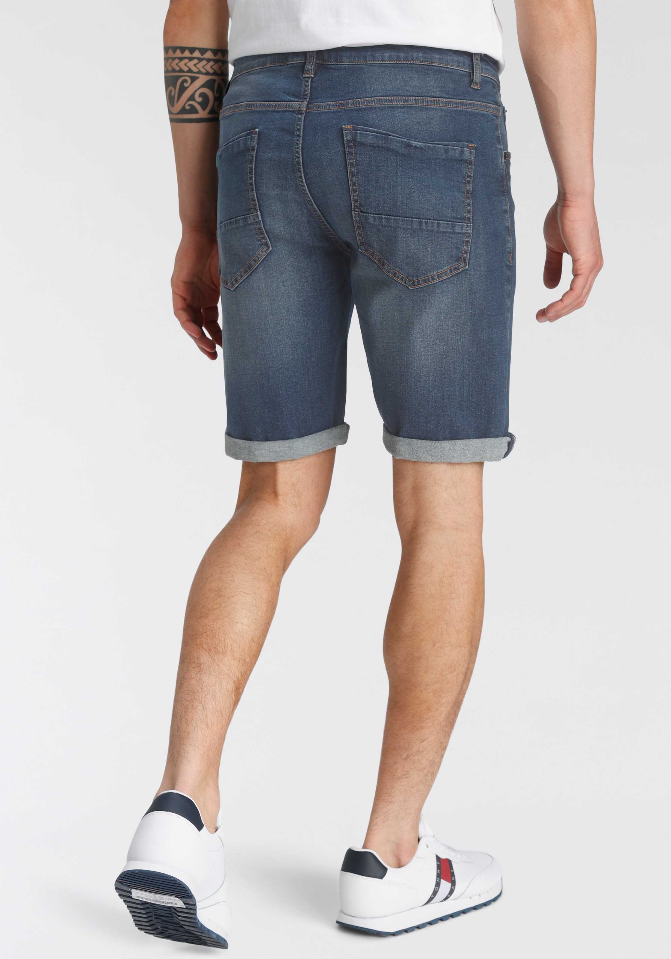 H.I.S Jeansshorts »DEYO«, wassersparende Produktion durch OZON WASH