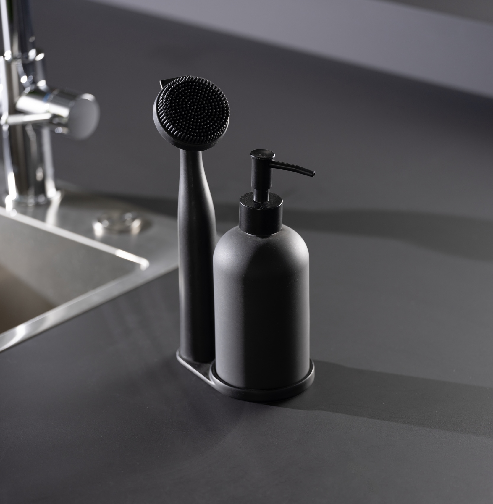 WENKO Spülmittelspender »Modell Piedo«, (Set, 3 tlg.), Spül-Set, inkl. Spülbürste mit Halterung, Glas/Polyresin