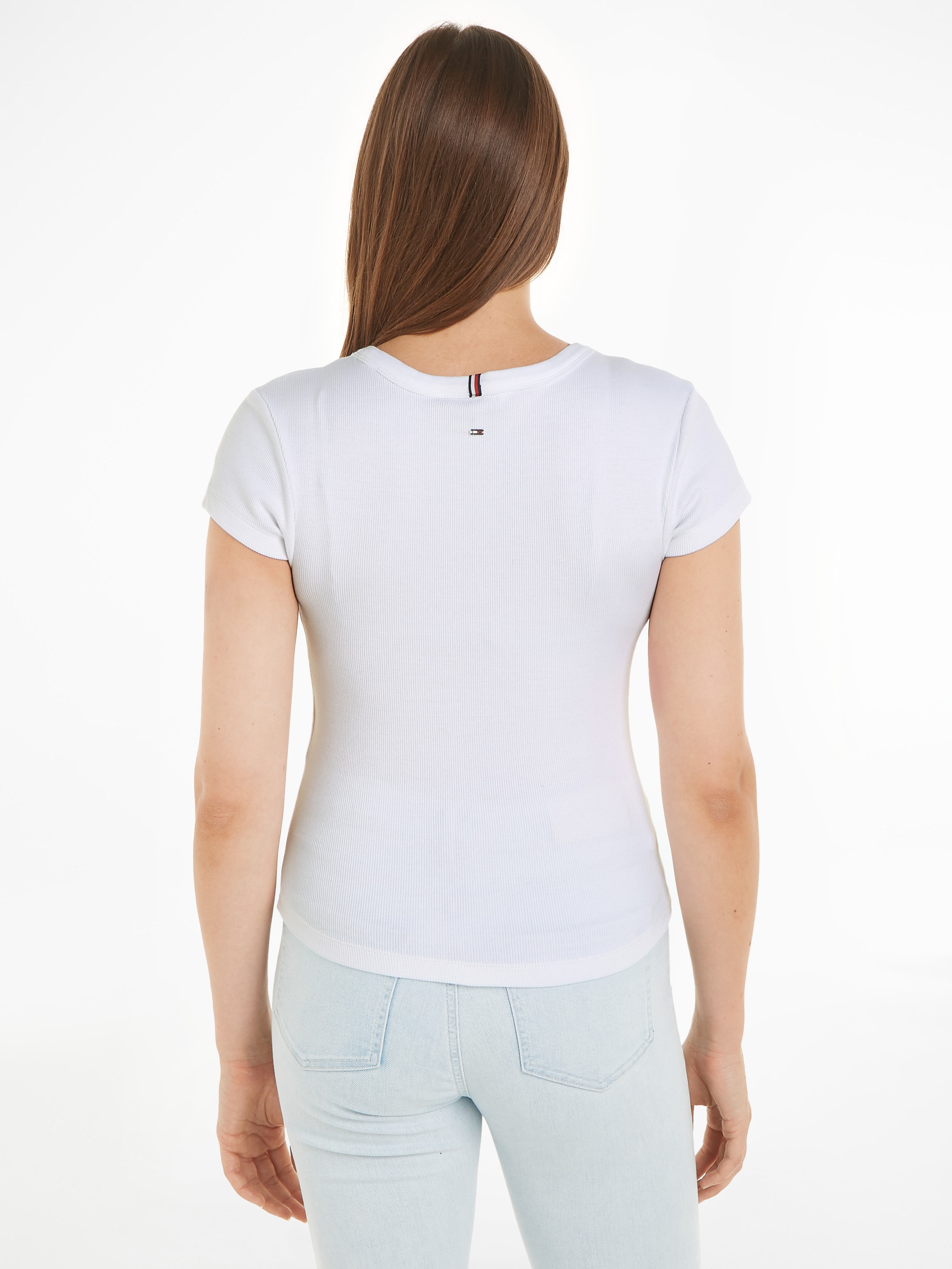 Tommy Hilfiger T-Shirt »SLIM RIB SCOOP NK CAP SLV«, mit Metalllabel