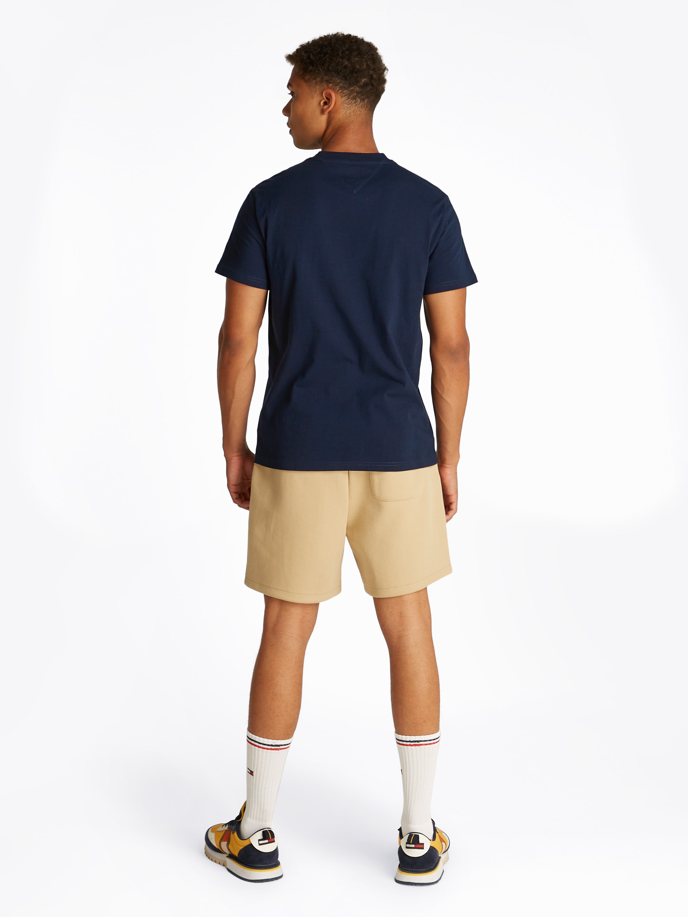 Tommy Jeans T-Shirt »TJM SLIM LINEAR CHEST SS TEE EXT«, mit Logodruck