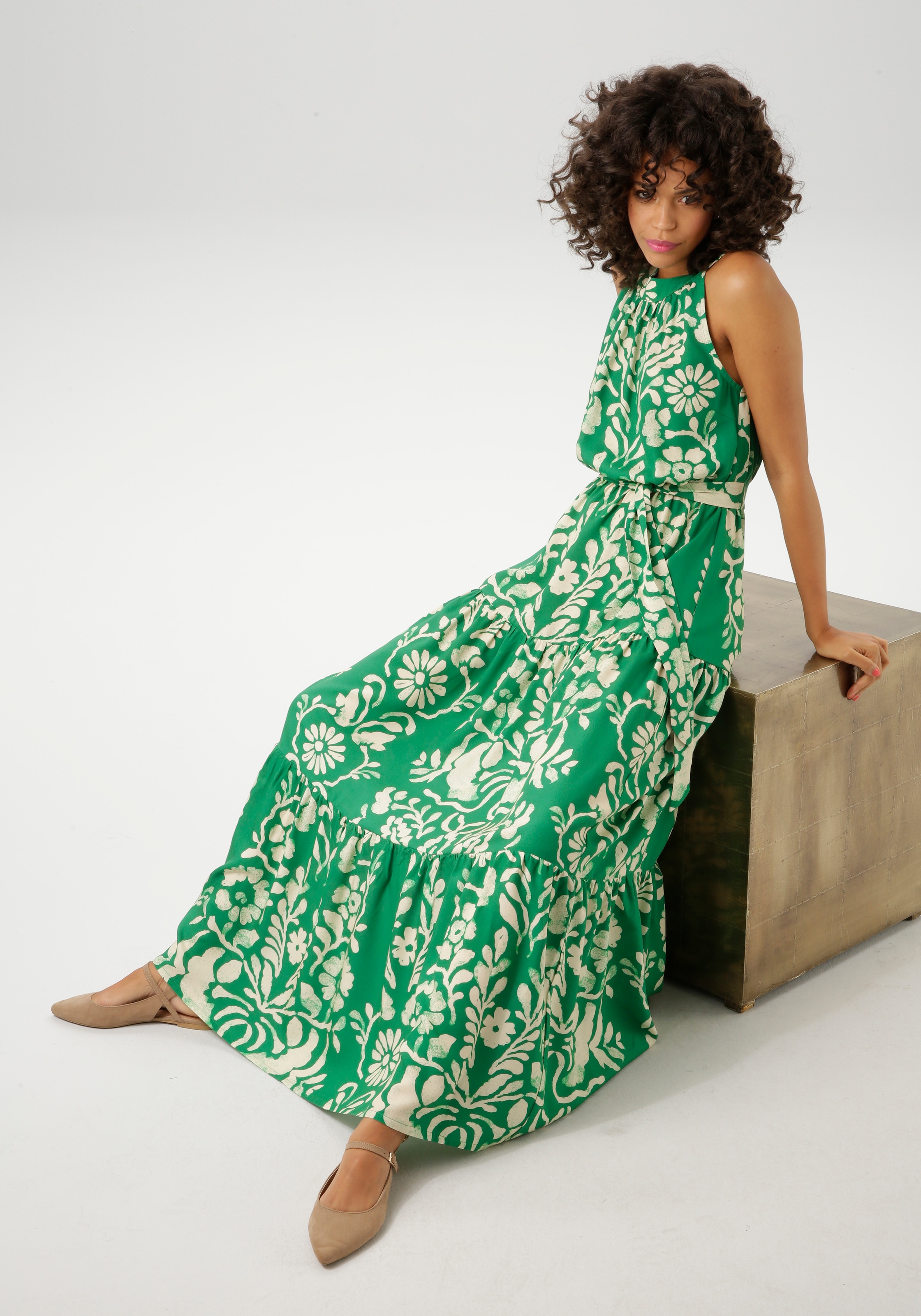 Aniston CASUAL Sommerkleid, (mit abnehmbaren Bindeband), mit extravagantem Blumendruck- jedes Teil ein Unikat - NEUE KOLLEKTION