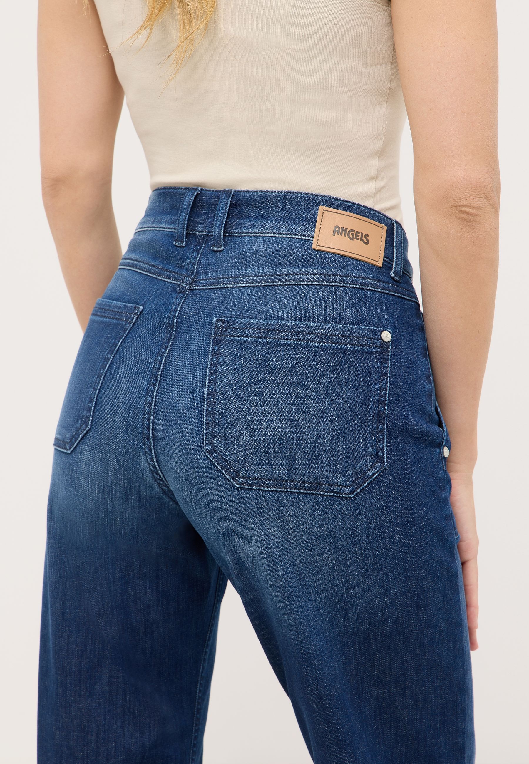 ANGELS Relax-fit-Jeans »LIZ WORKER«, mit grossen Vordertaschen und Fade-Out Effekten