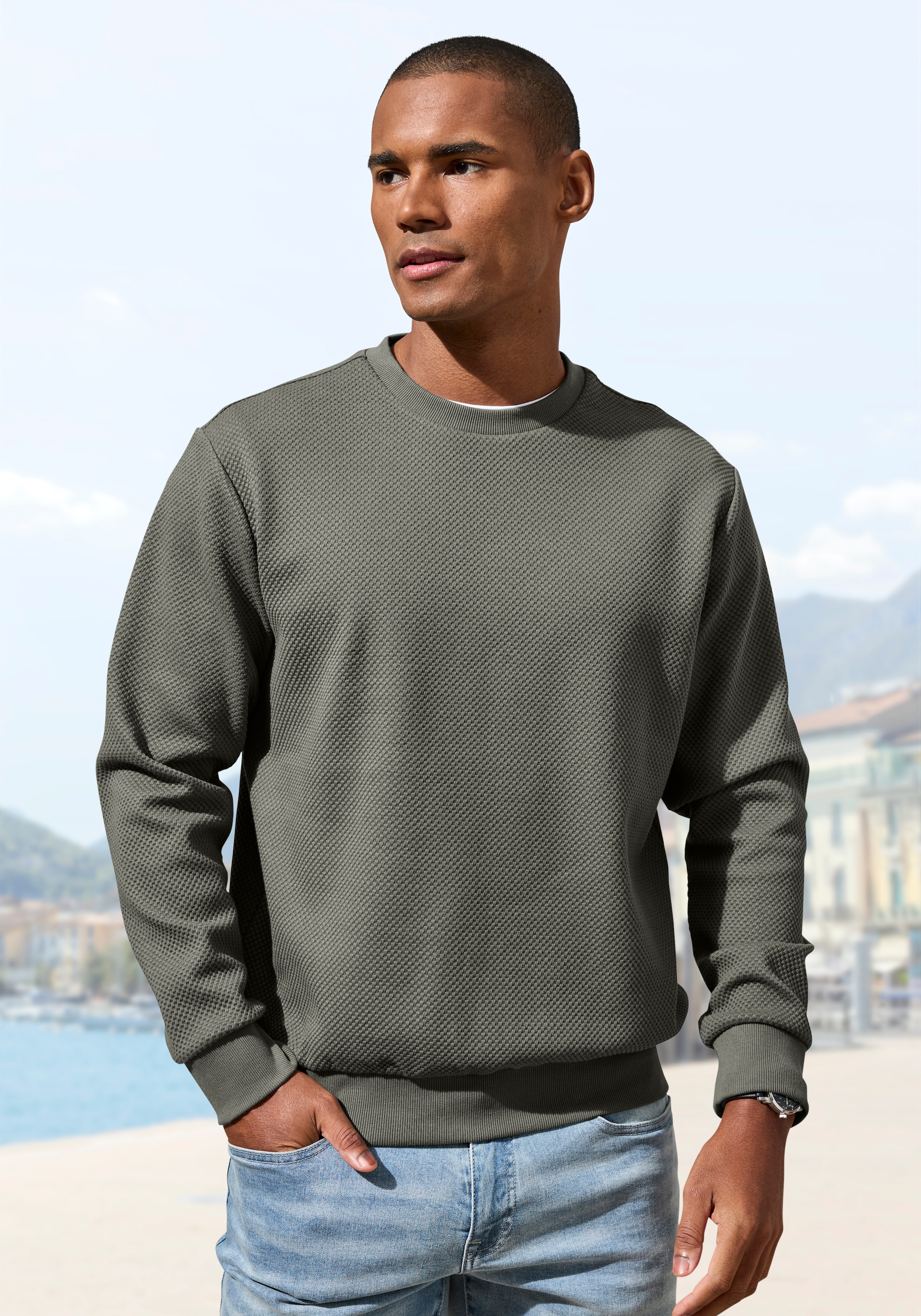 John Devin Sweatshirt "aus Struktur-Qualität, relaxed fit", in Struktur-Qualität, mit klassischem Rundhalsausschnitt, Langarm