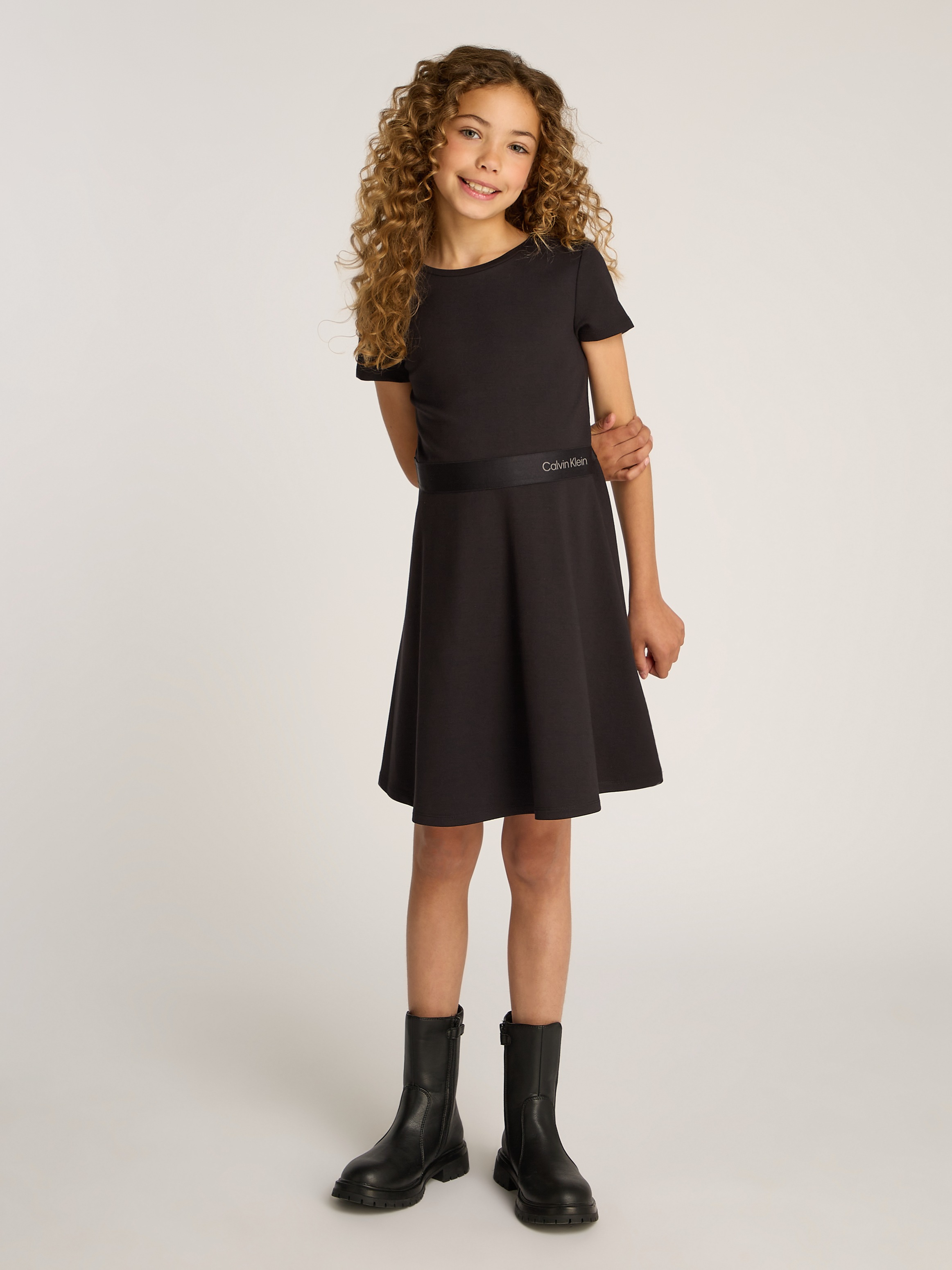Calvin Klein Jeans A-Linien-Kleid »LOGO TAPE SS PUNTO DRESS« für Kinder bis 16 Jahre mit Logoschriftzug