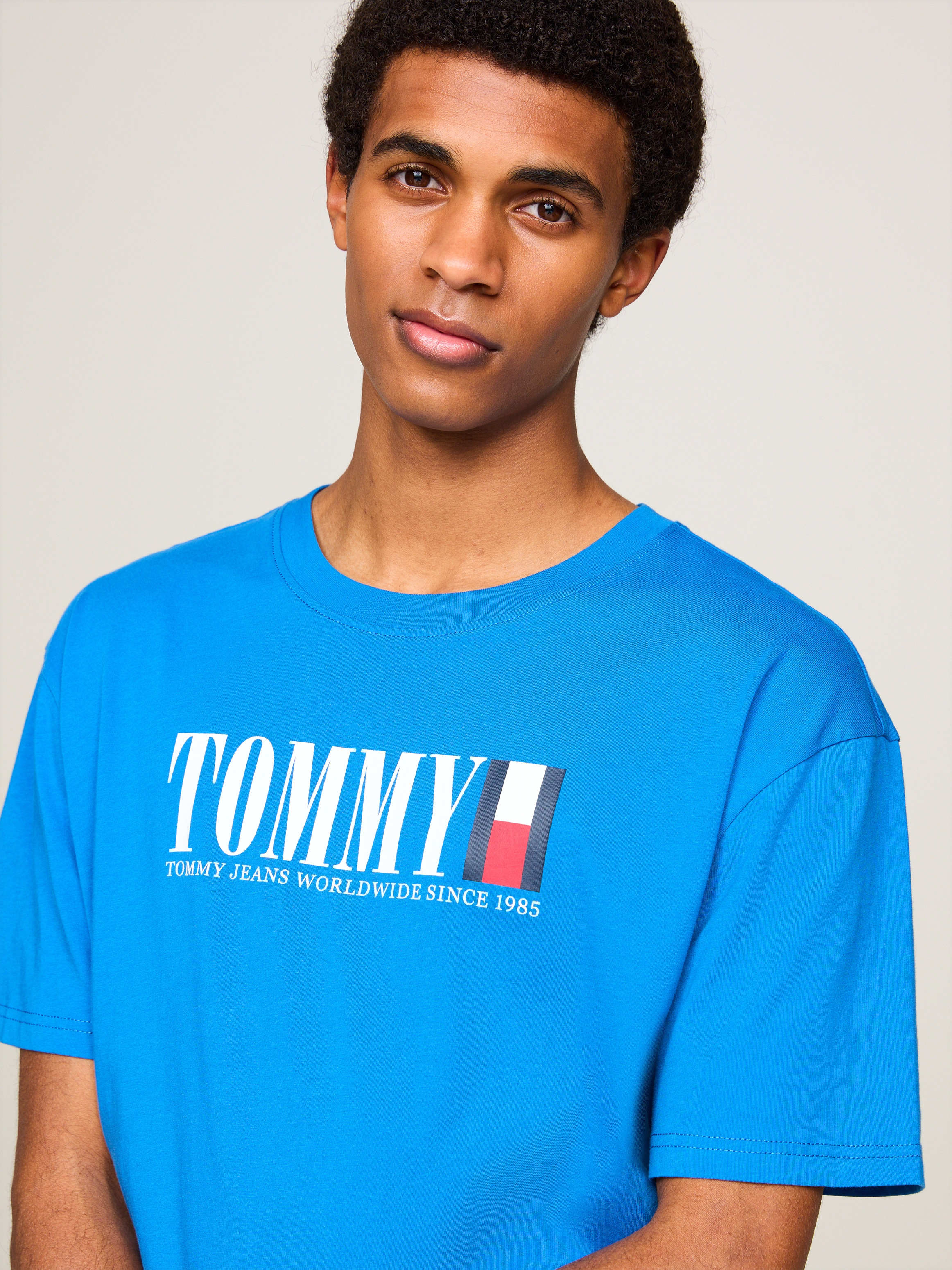 Tommy Jeans T-Shirt »TJM REG TOMMY DNA FLAG TEE EXT«, mit Logoprint