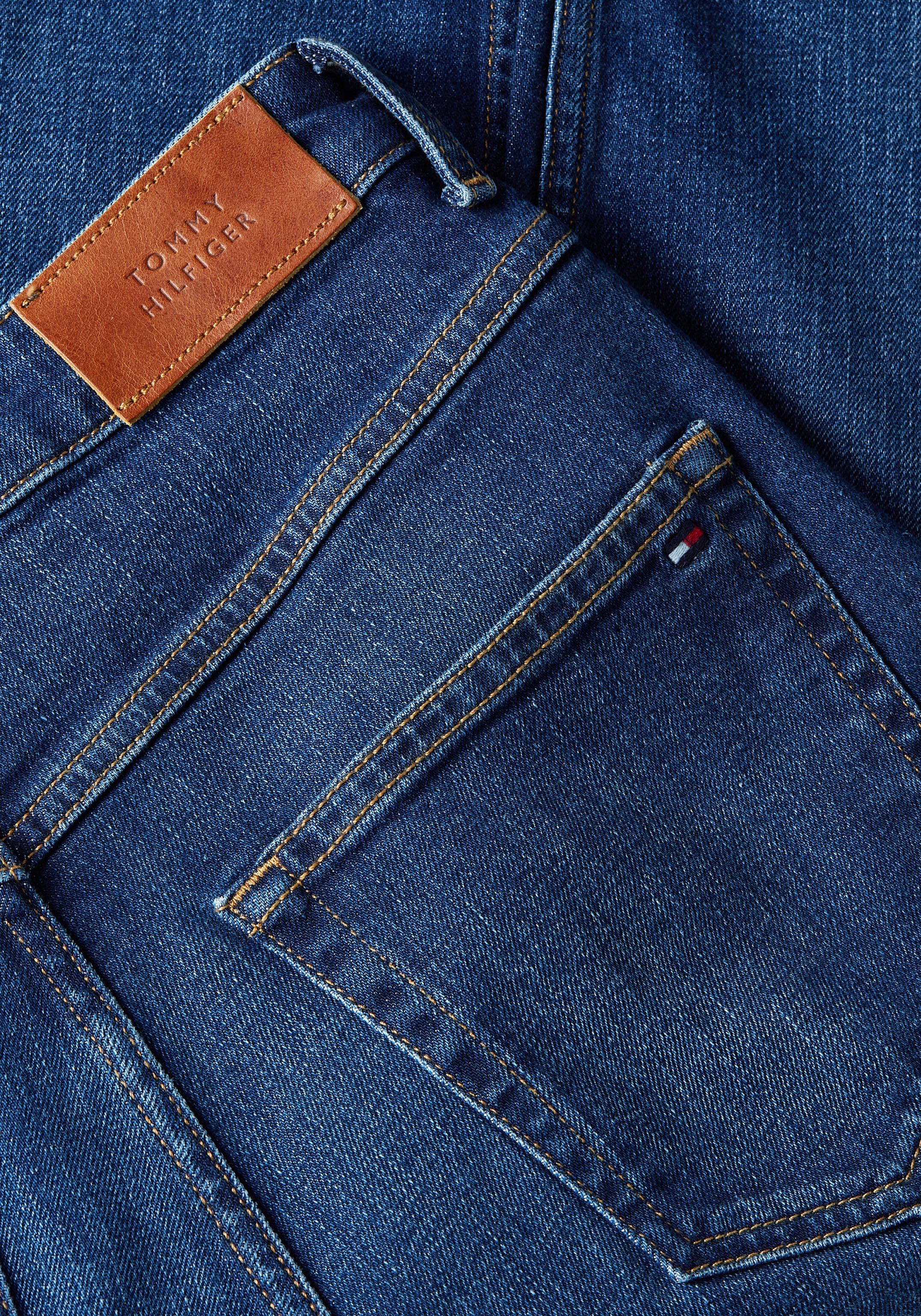 Tommy Hilfiger Straight-Jeans »CLASSIC STRAIGHT online shoppen Leder-Badge mit HW«, Jelmoli-Versand Tommy Hilfiger 