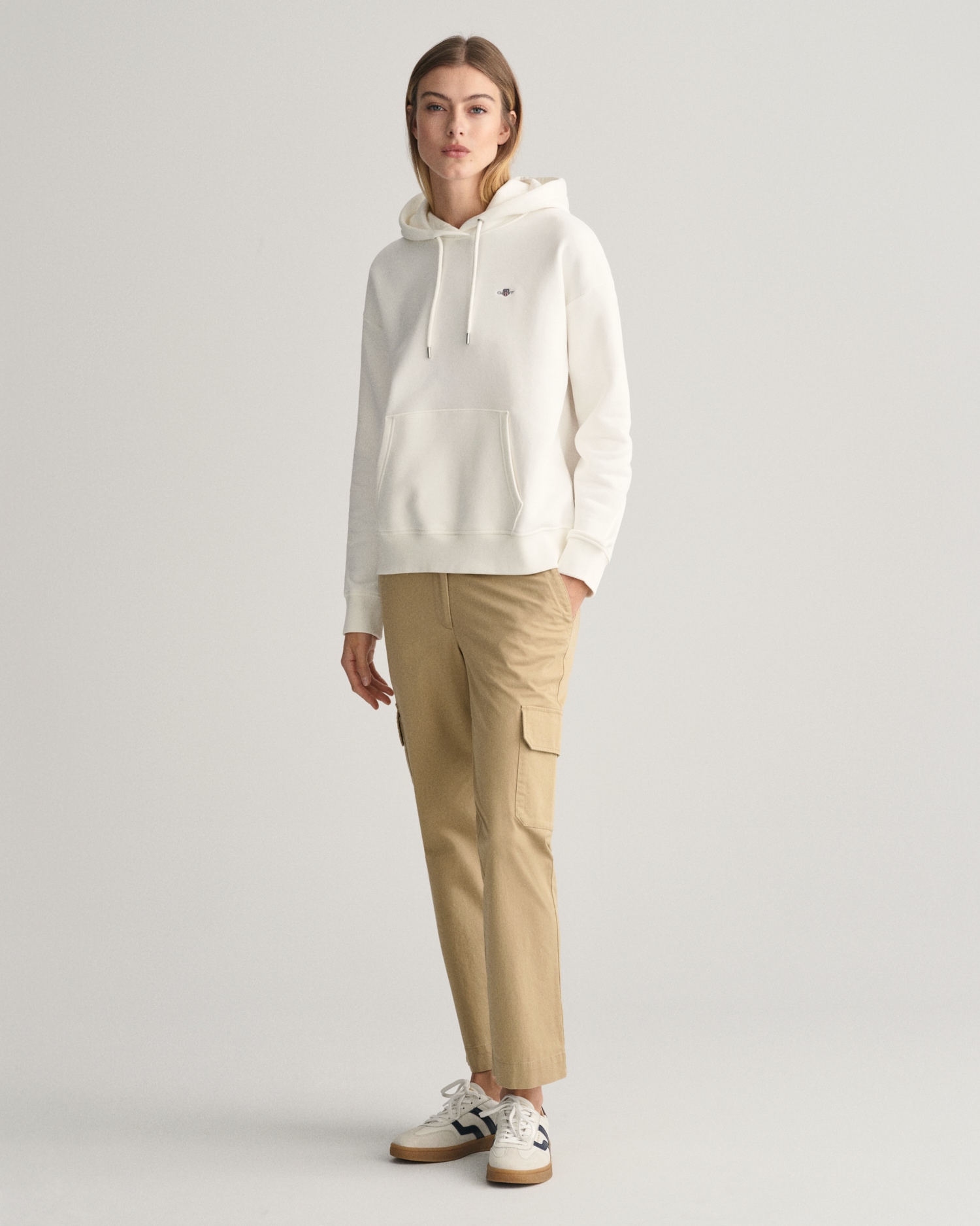 Gant Hoodie »SHIELD HOODIE«, Grafische GANT-Stickerei auf der Brust