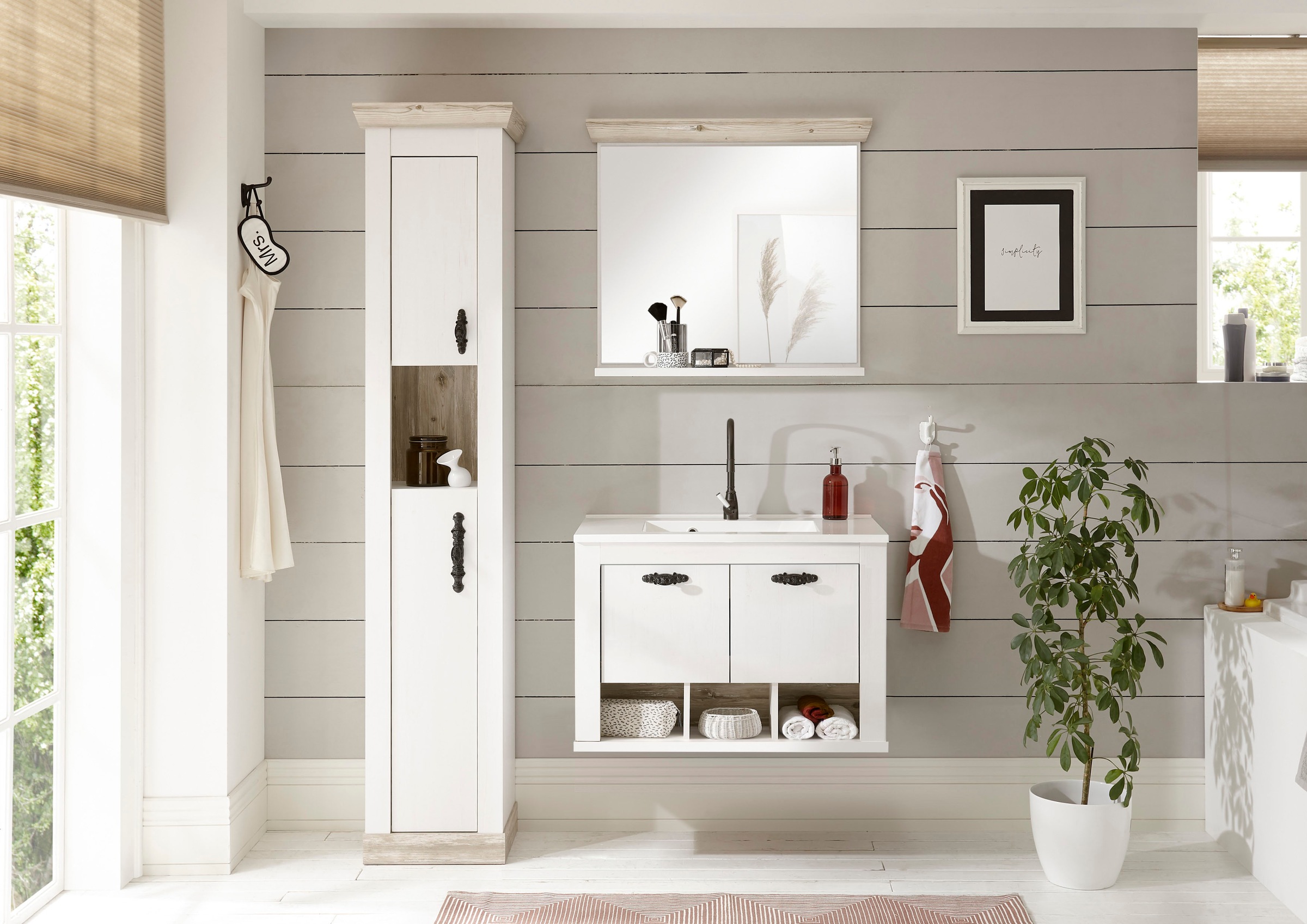 Home affaire Hochschrank »Florenz, Badschrank im Landhausstil, Schrank mit Metallgriffen«, in Pinie Weiss, offenes Fach und ausreichend Stauraum hinter Drehtüren